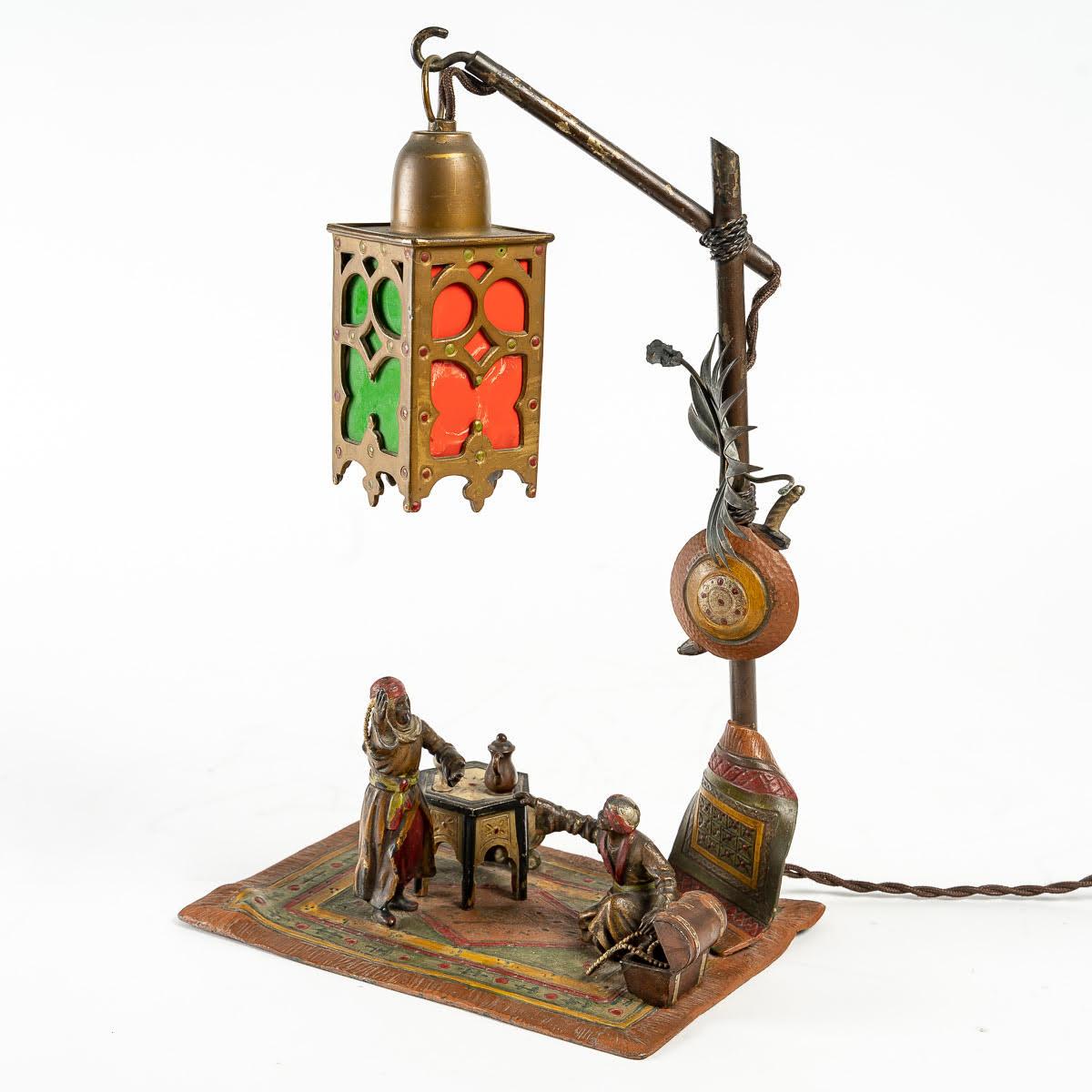 Bronze Lampe en bronze de Vienne, orientaliste, 19e siècle. en vente