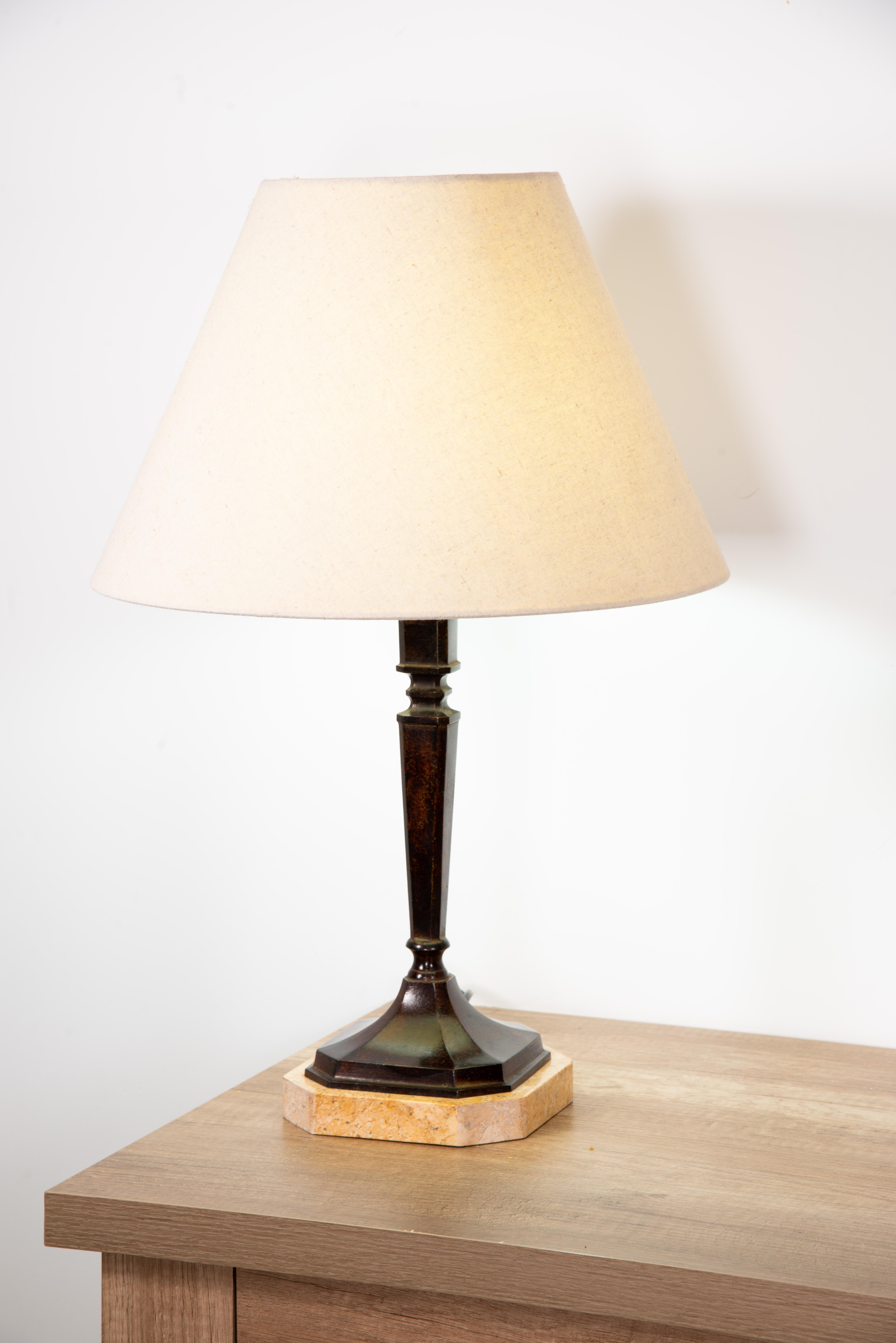 Other Bronze lamp in the shape of a stipe. Patinated bronze, marble base. For Sale