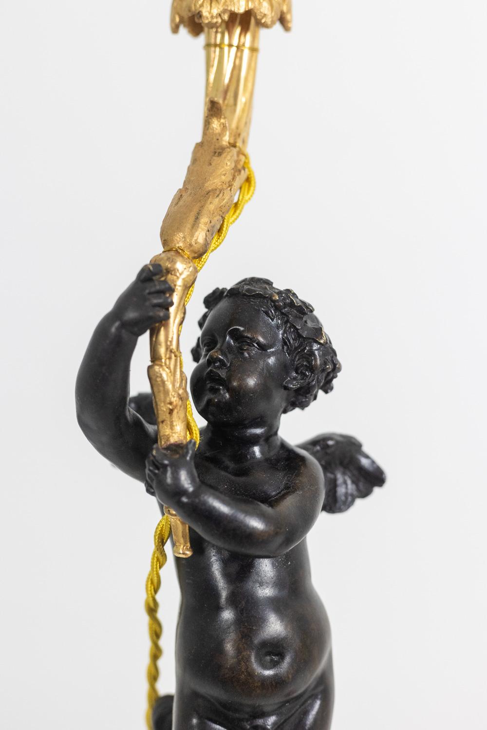 Bronze lamp representing a putti, marble base. Circa 1880. In Excellent Condition For Sale In Saint-Ouen, FR