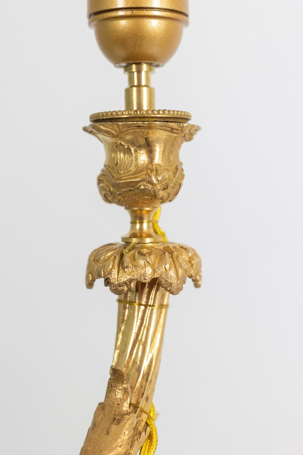 Bronze lamp representing a putti, marble base. Circa 1880. For Sale 4