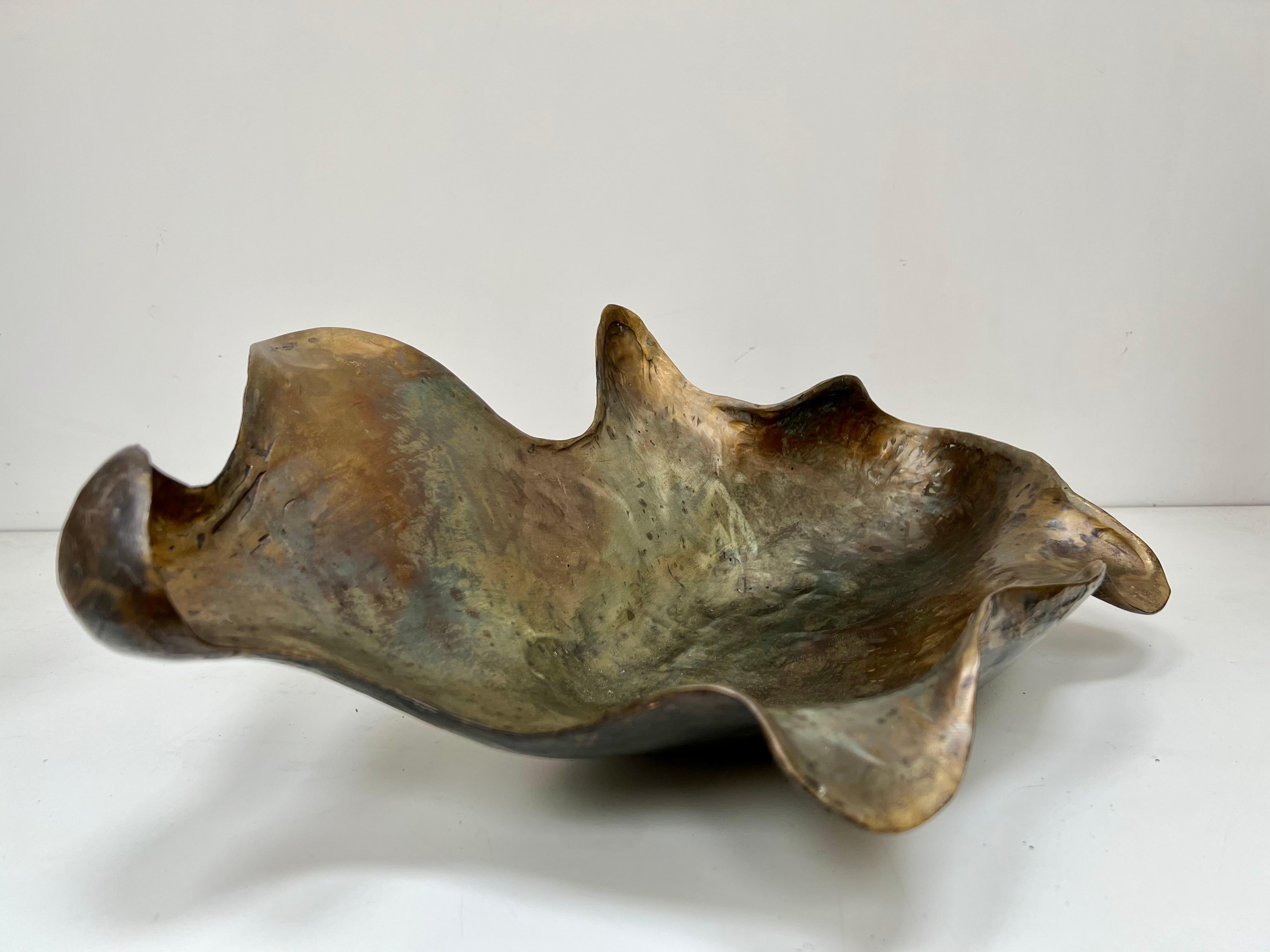 Hand-Crafted  Bronze sculptural bowl, 'Tortolina 1' For Sale