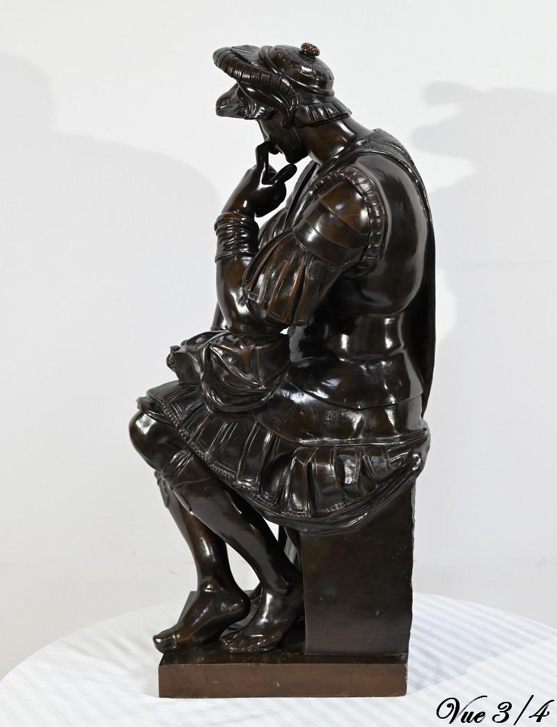 Escultura de bronce 