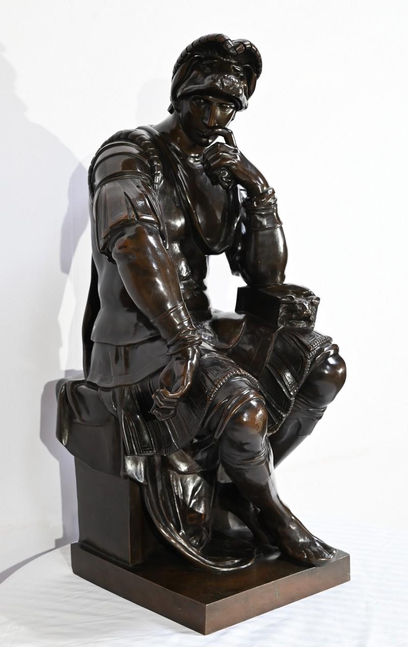 Escultura de bronce 