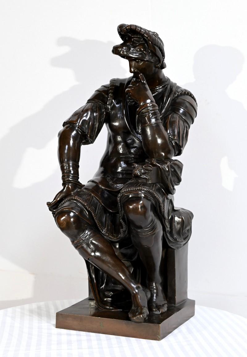 Escultura de bronce 