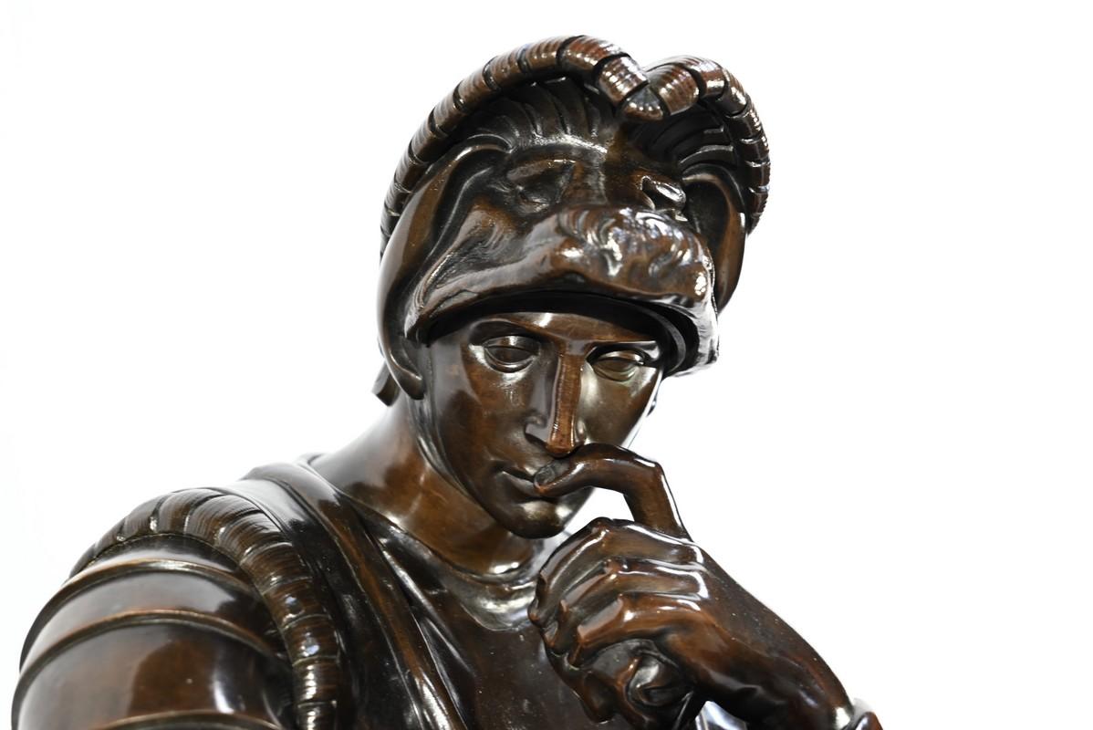 Escultura de bronce 