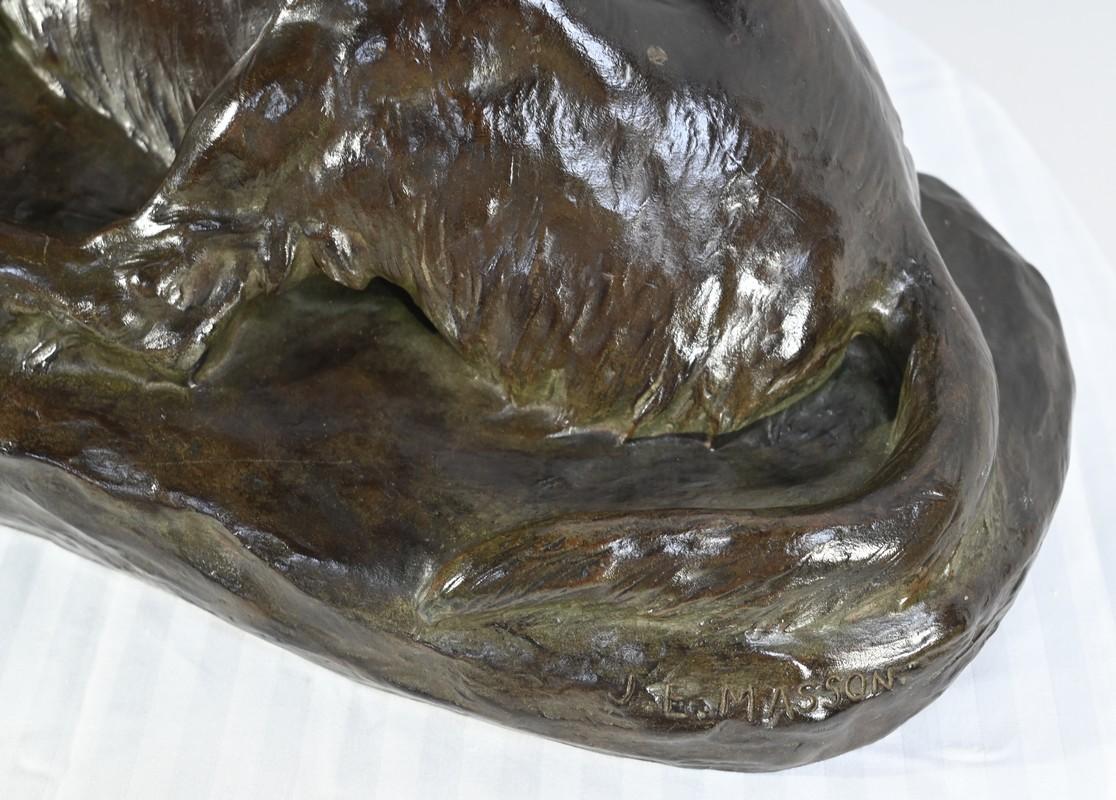 Bronze The Dog with the Hare, signé J-E. Masson - Début du XXe siècle en vente 10