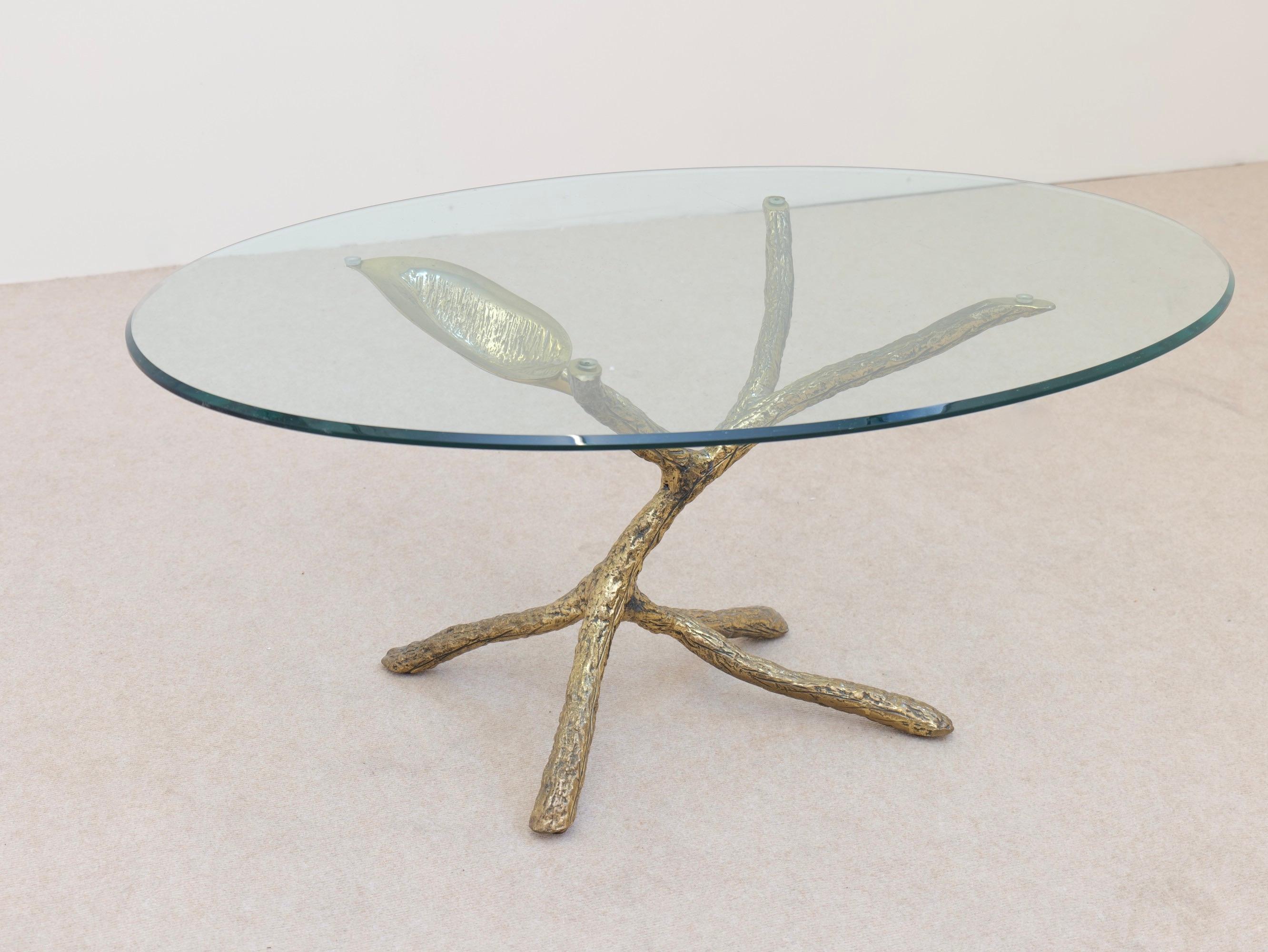 - rare bronze coffee table with a leaf and branches
- very good condition with slight signs of use. No chips in the glass.
- 105 x70 x 45 cm

the item will be crated for transport and packed with care