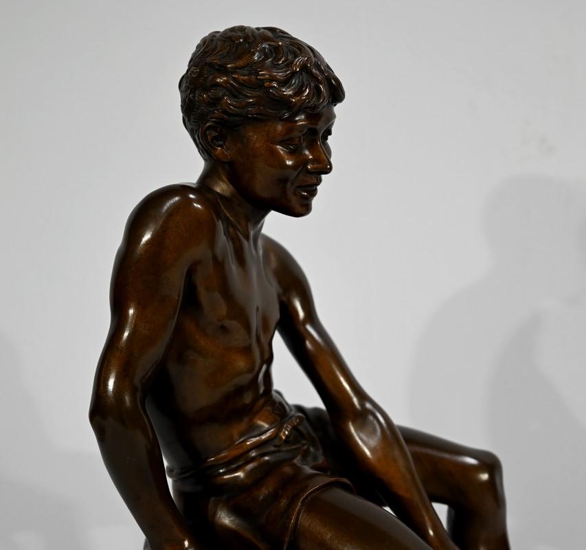 20th Century Bronze Sculpture “The Child with the Net”, signed R.Guillaume – 20th century For Sale
