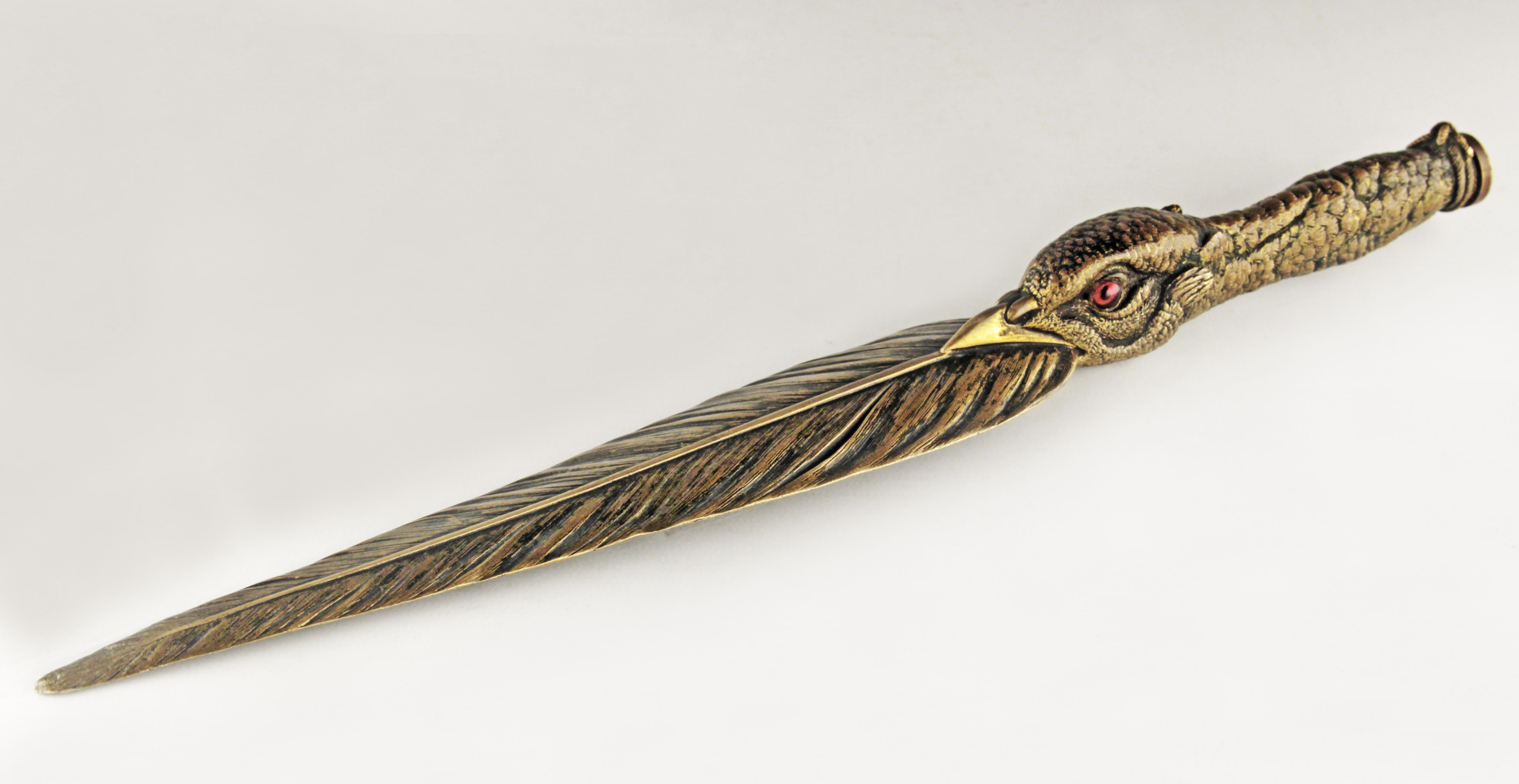 Late 19th century bronze letter opener knife depicting an eagle made by french animalier sculptor Jules Moigniez

By: Jules Moigniez
Material: bronze, copper, metal
Technique: lost wax casting, repoussé, metalwork
Dimensions: 1.5 in x 2 in x 14
