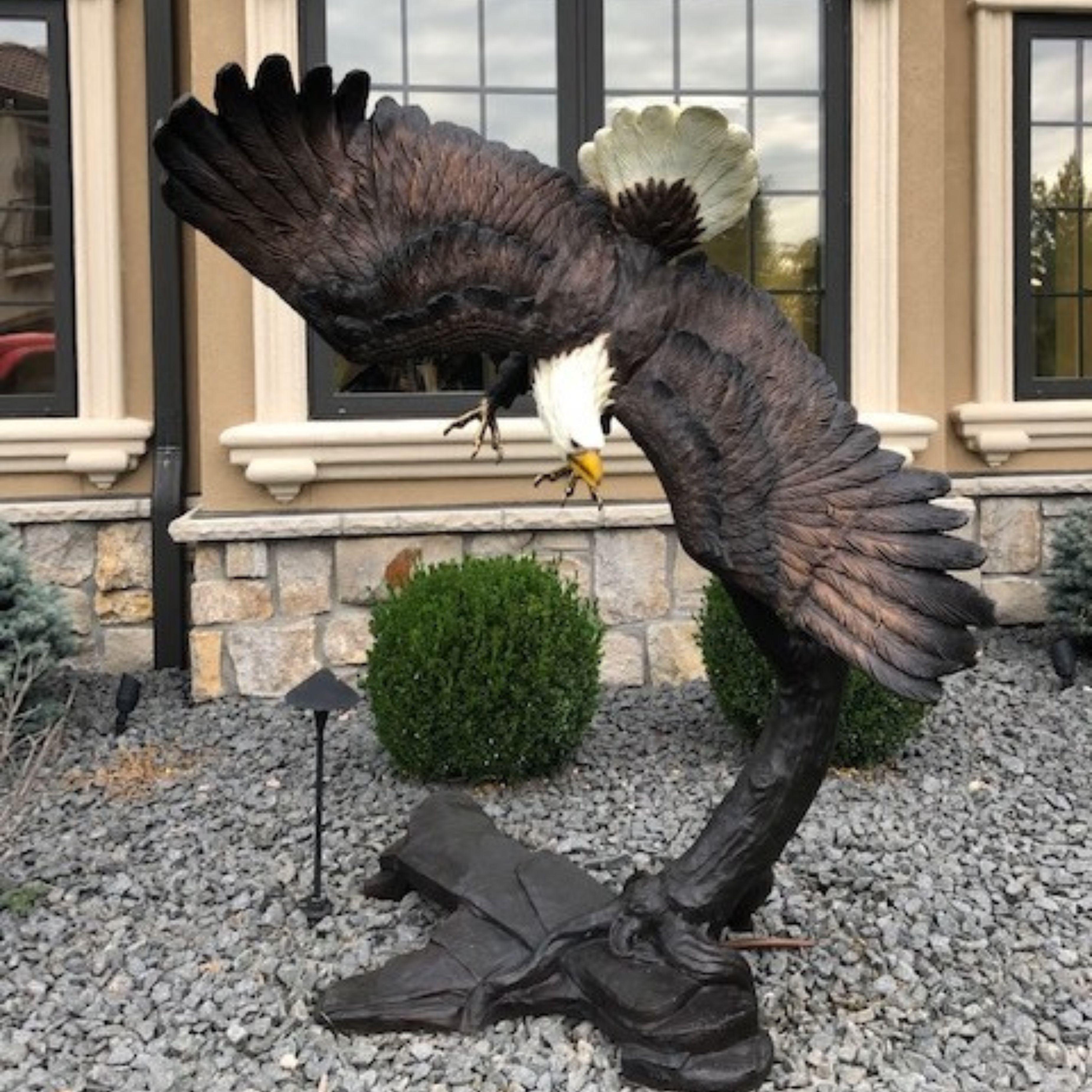 Statue d'aigle grandeur nature en bronze, « Flying Freedom » en vente 6