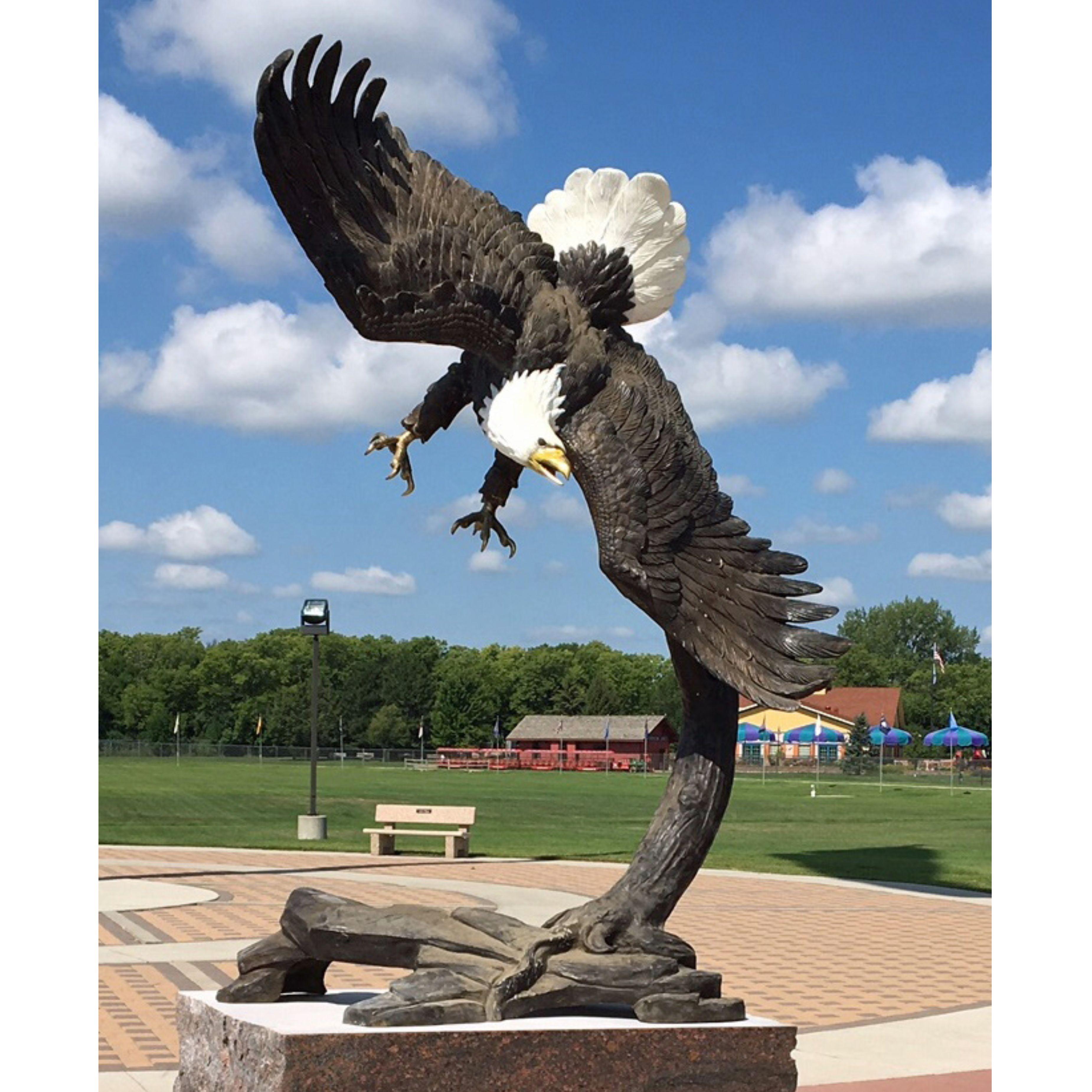 Bronzestatue eines Adlers in Lebensgröße, „Flying Freedom“ im Angebot 8