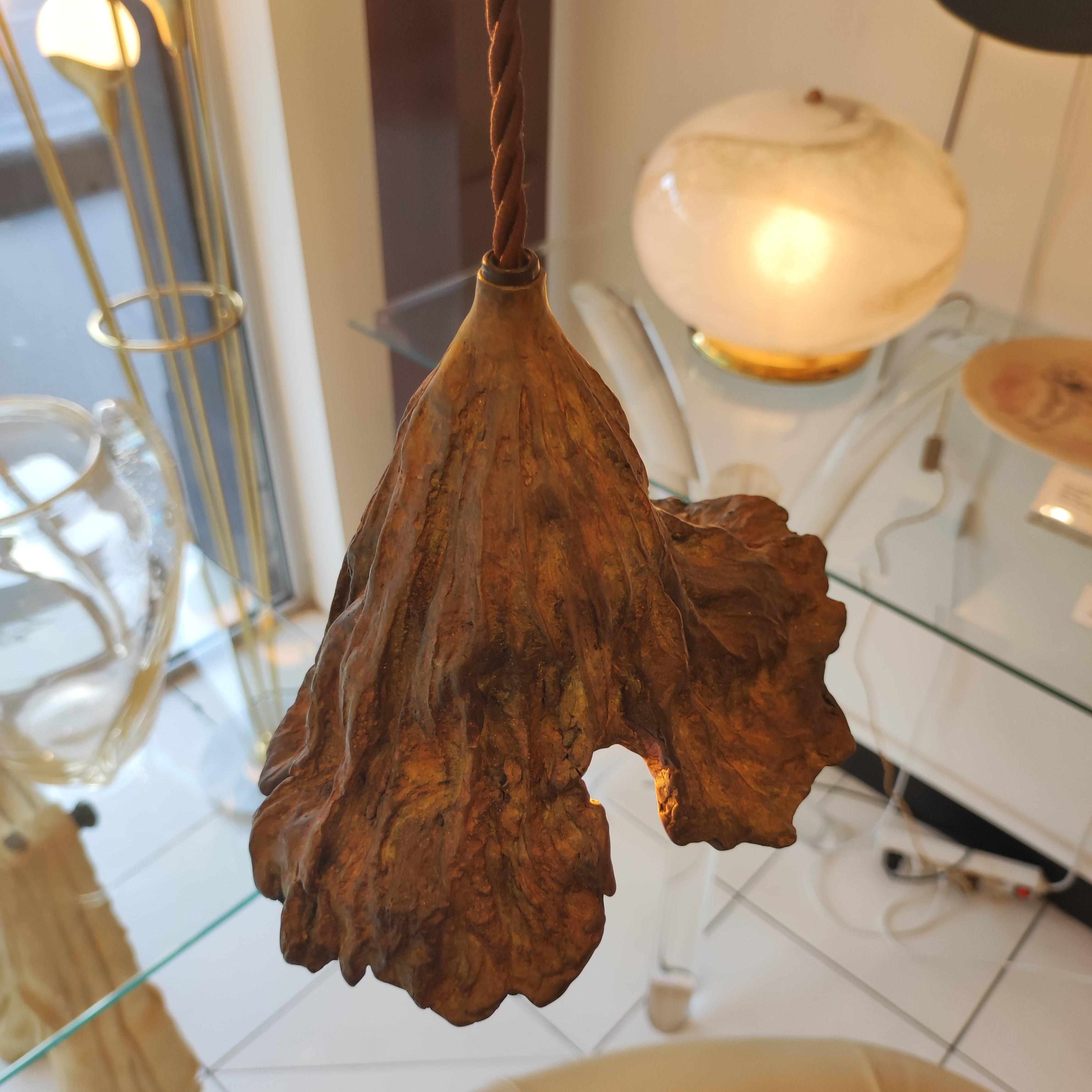 Bronze Light Suspension in the Shape of a Faded Leaf For Sale 1