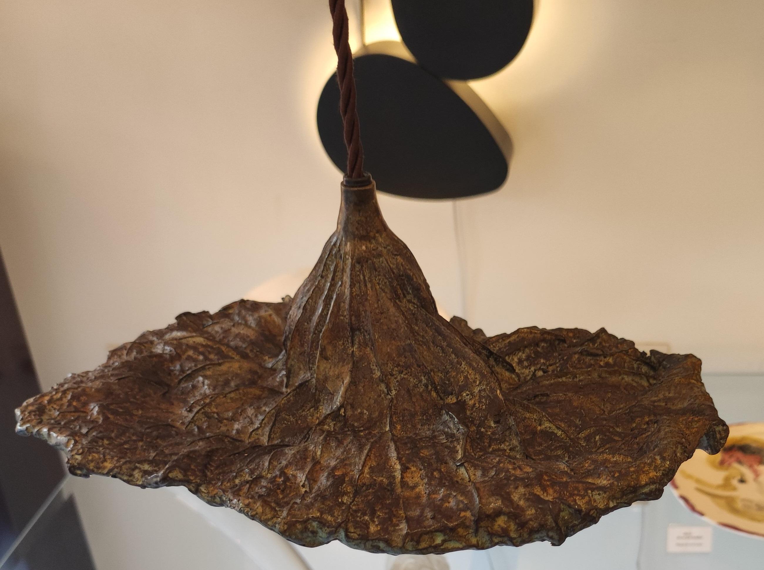 Bronze Light Suspension in the Shape of a Faded Leaf For Sale 4