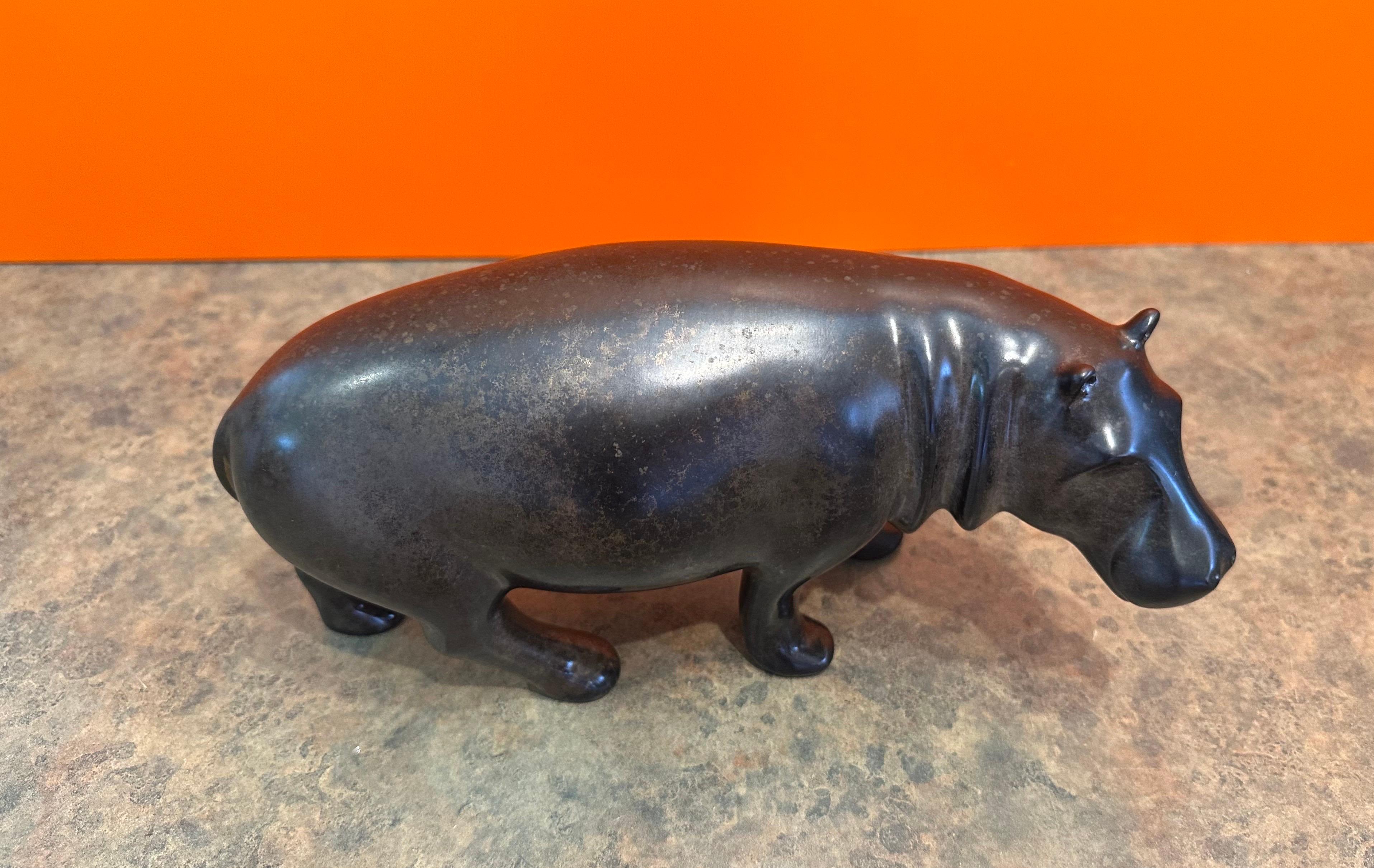 Bronze Limited Edition Hippopotamus Sculpture by Loet Vanderveen en vente 9