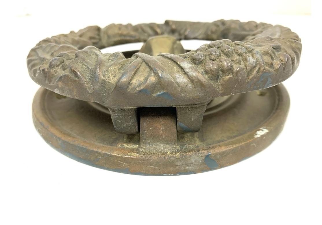 Tassello per porta a forma di testa di leone in bronzo In condizioni discrete in vendita a Bridgeport, CT