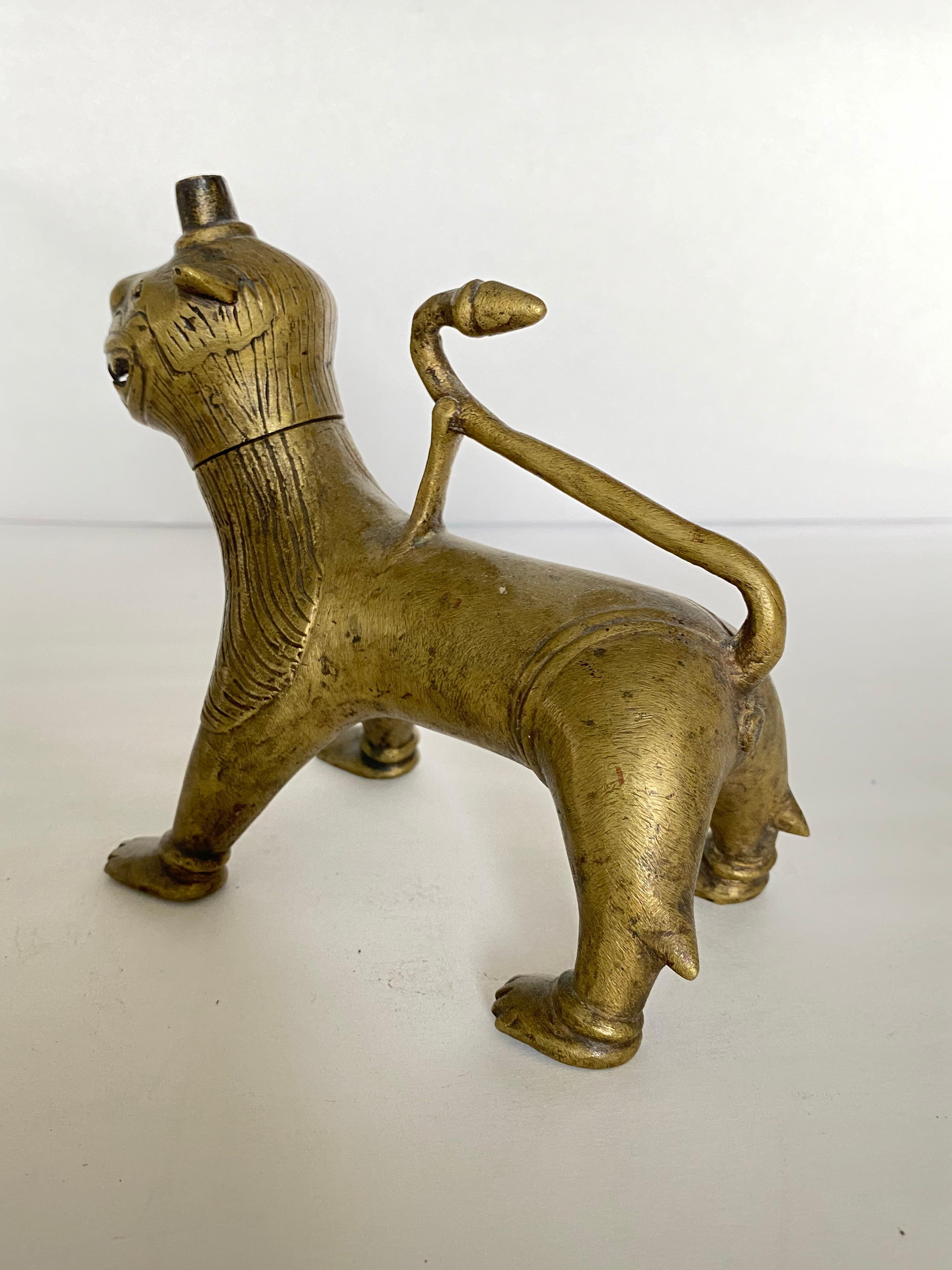 Tribal Bronze Lion Oil Lamp, India, 19th Century For Sale