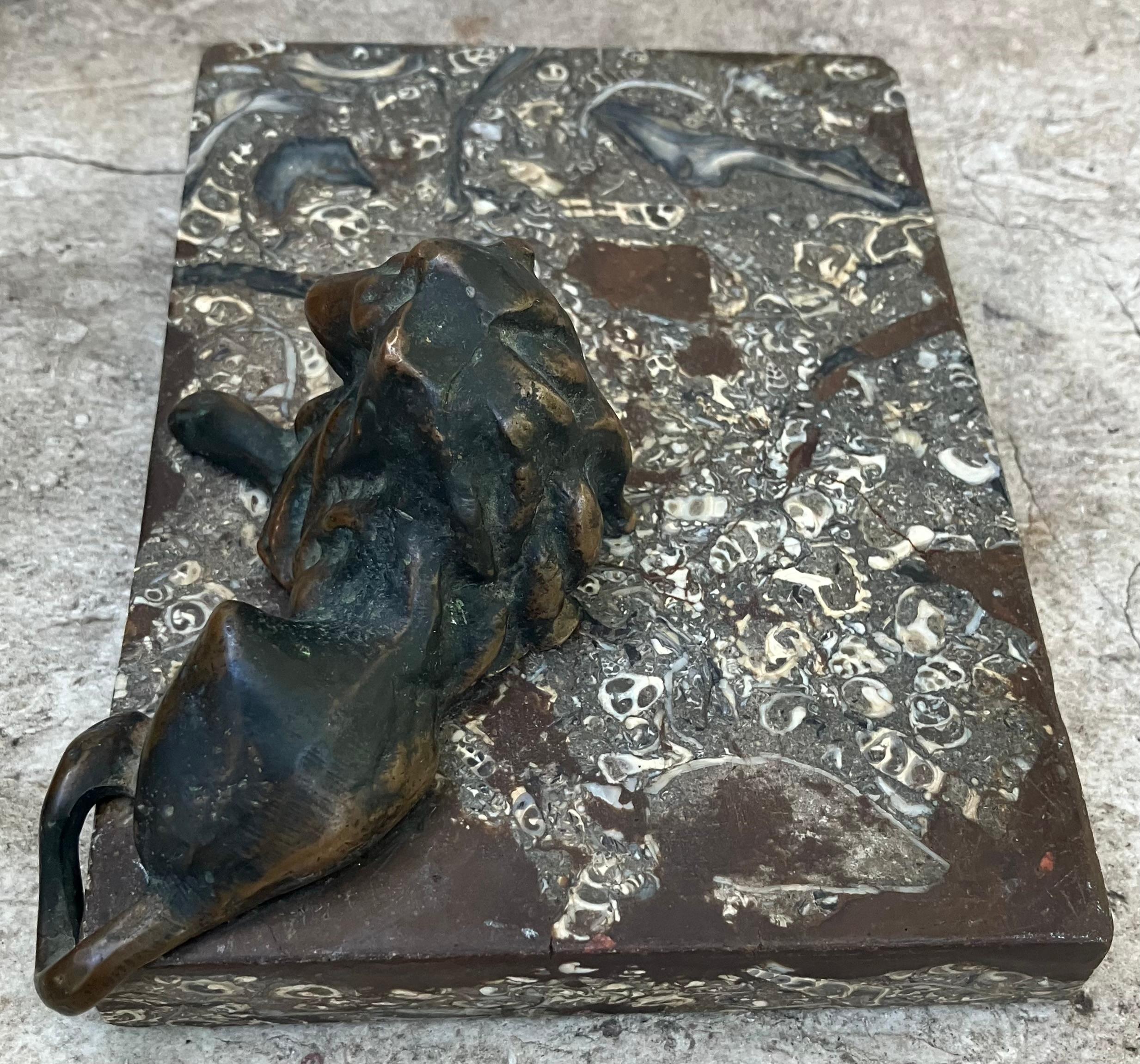 Bronze Lion on Marble Base Sculpture im Angebot 1