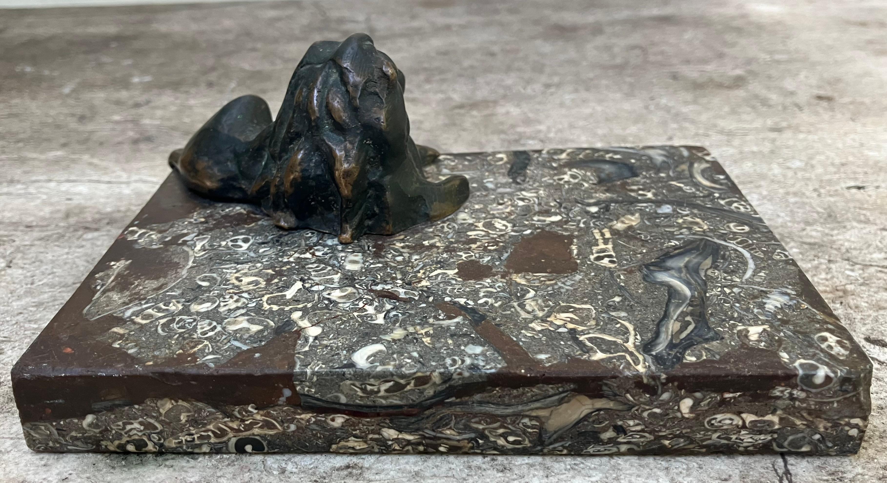 Bronze Lion on Marble Base Sculpture im Angebot 2