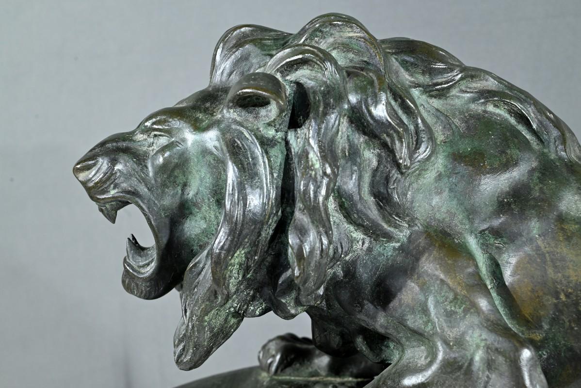 Brüllender Löwe aus Bronze, signiert Nerin - Anfang 20. im Angebot 1