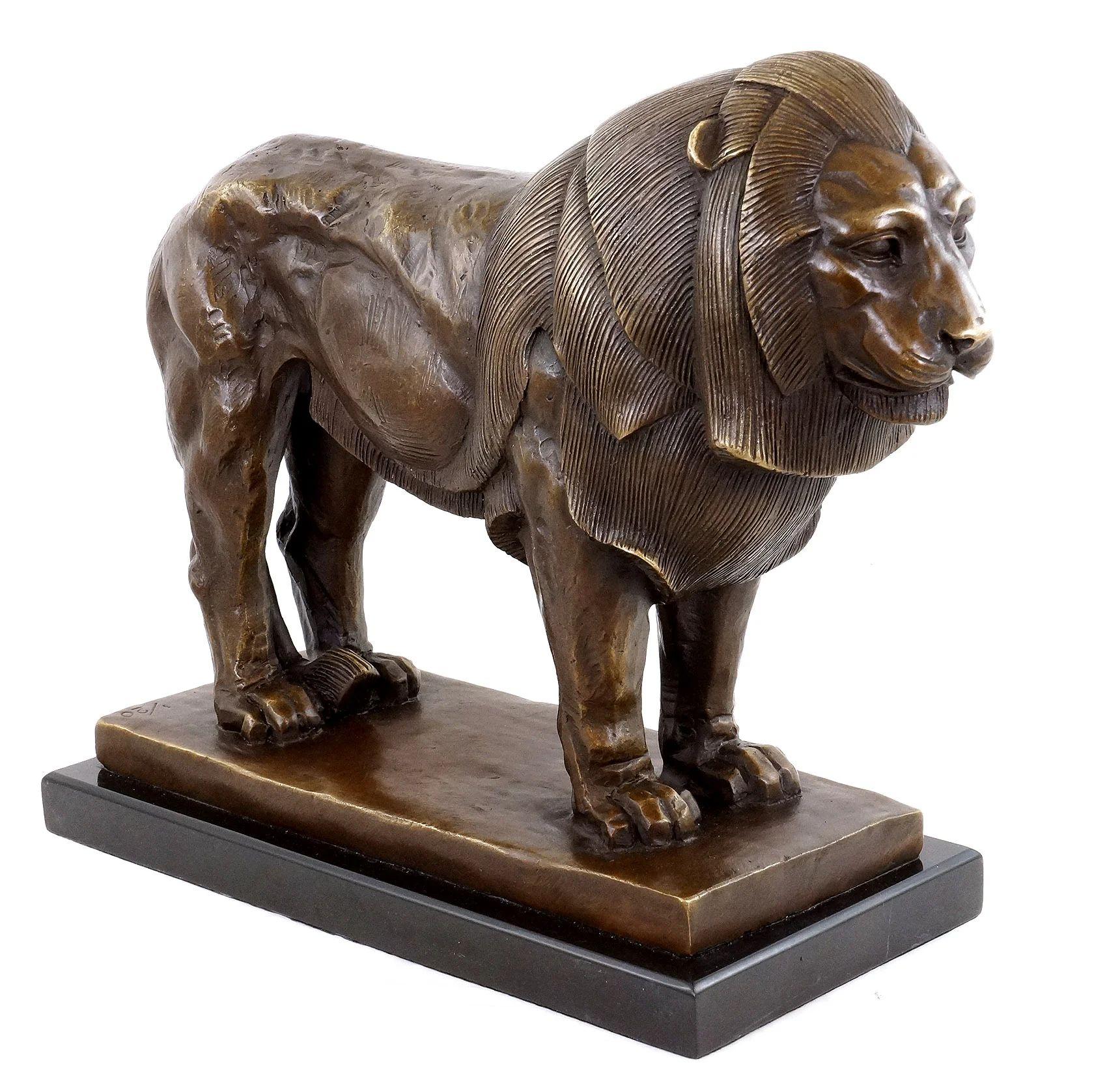 Francese Scultura di leone in bronzo, Leone fiero, nello stile di Rembrandt Bugatti in vendita