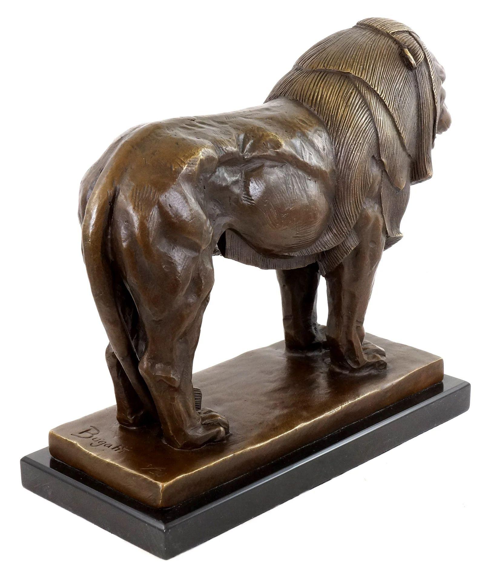 XX secolo Scultura di leone in bronzo, Leone fiero, nello stile di Rembrandt Bugatti in vendita