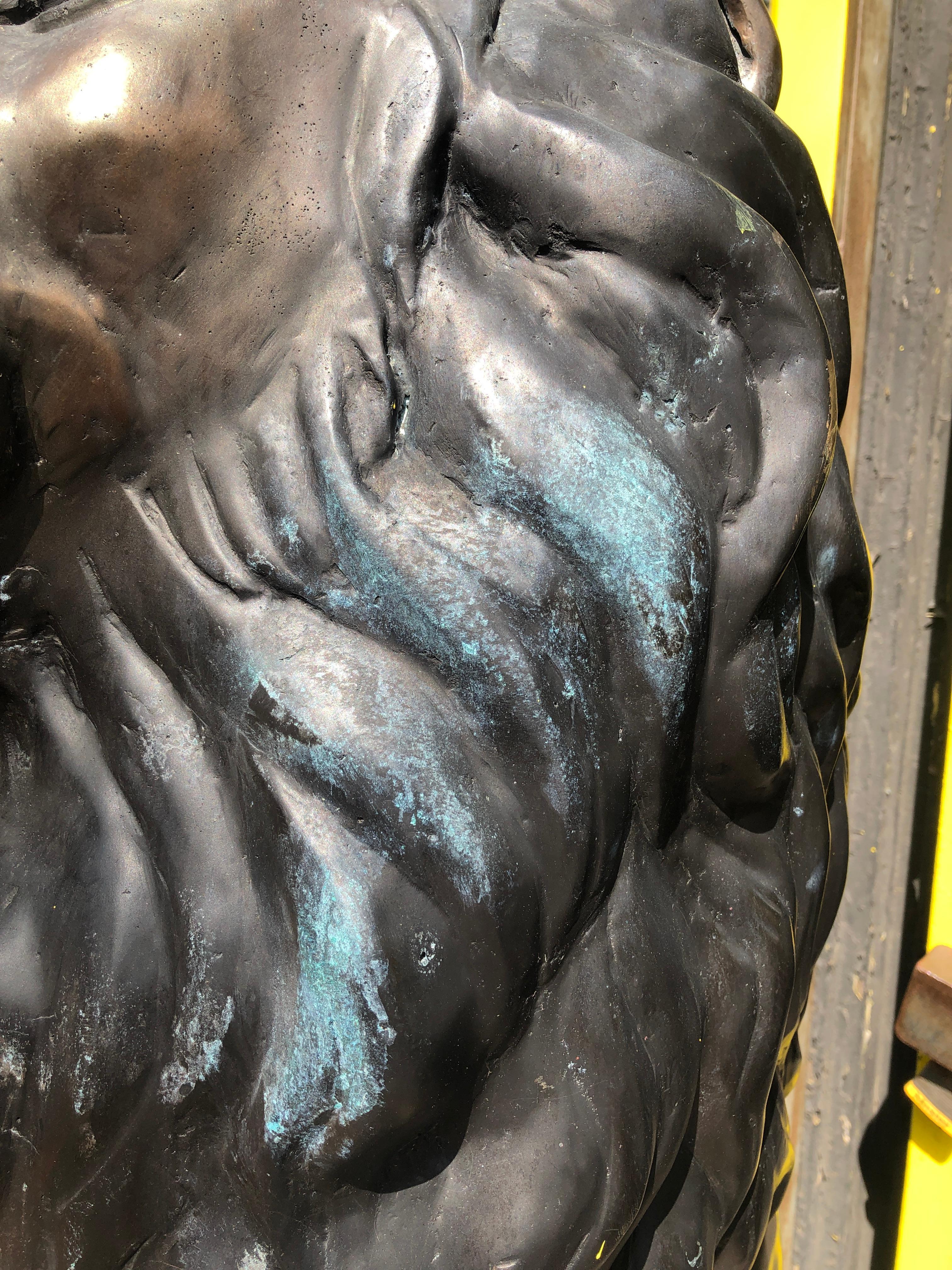 Bronze Statues de lion bronze en vente