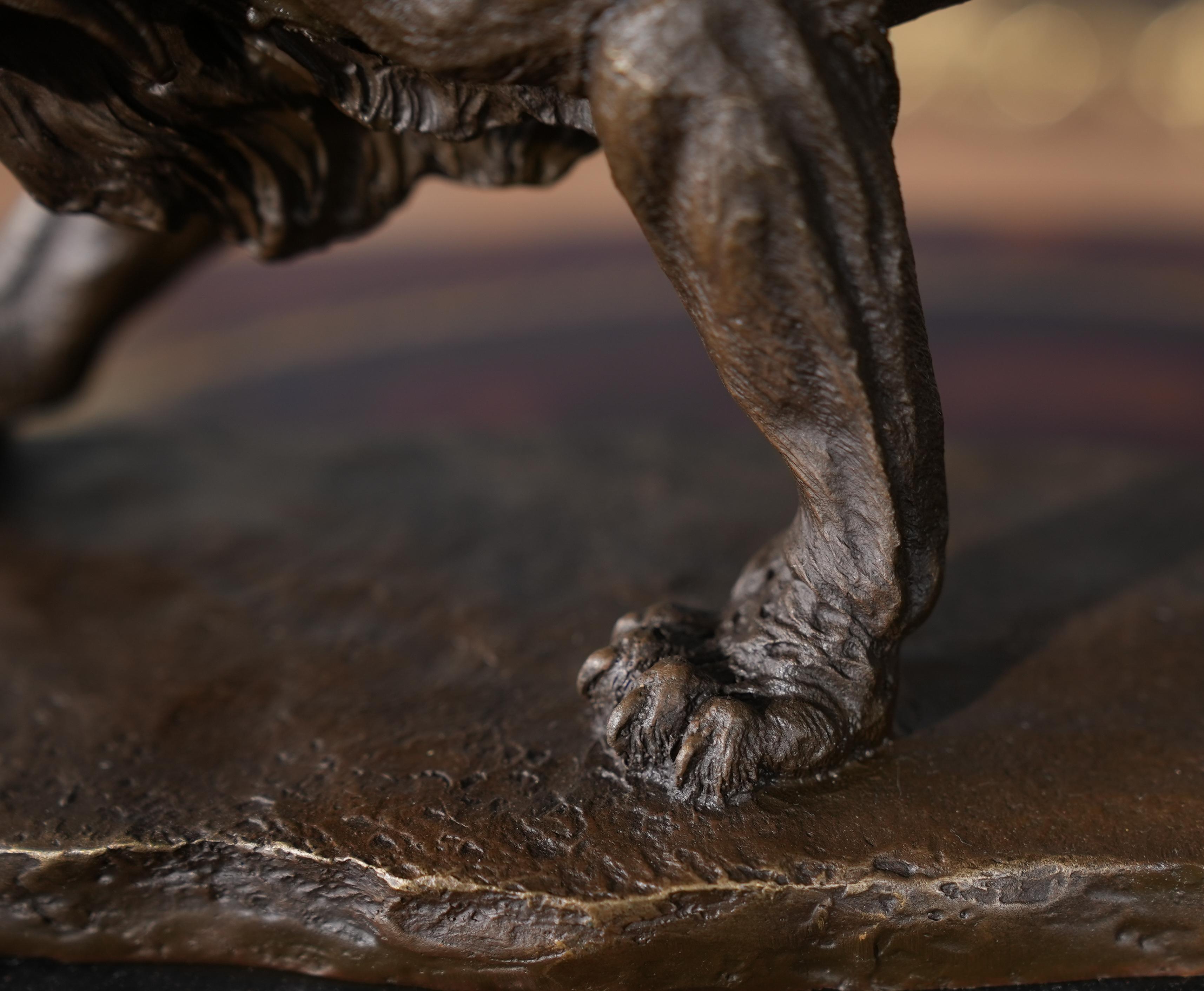 XXIe siècle et contemporain Lion en bronze avec base en marbre en vente