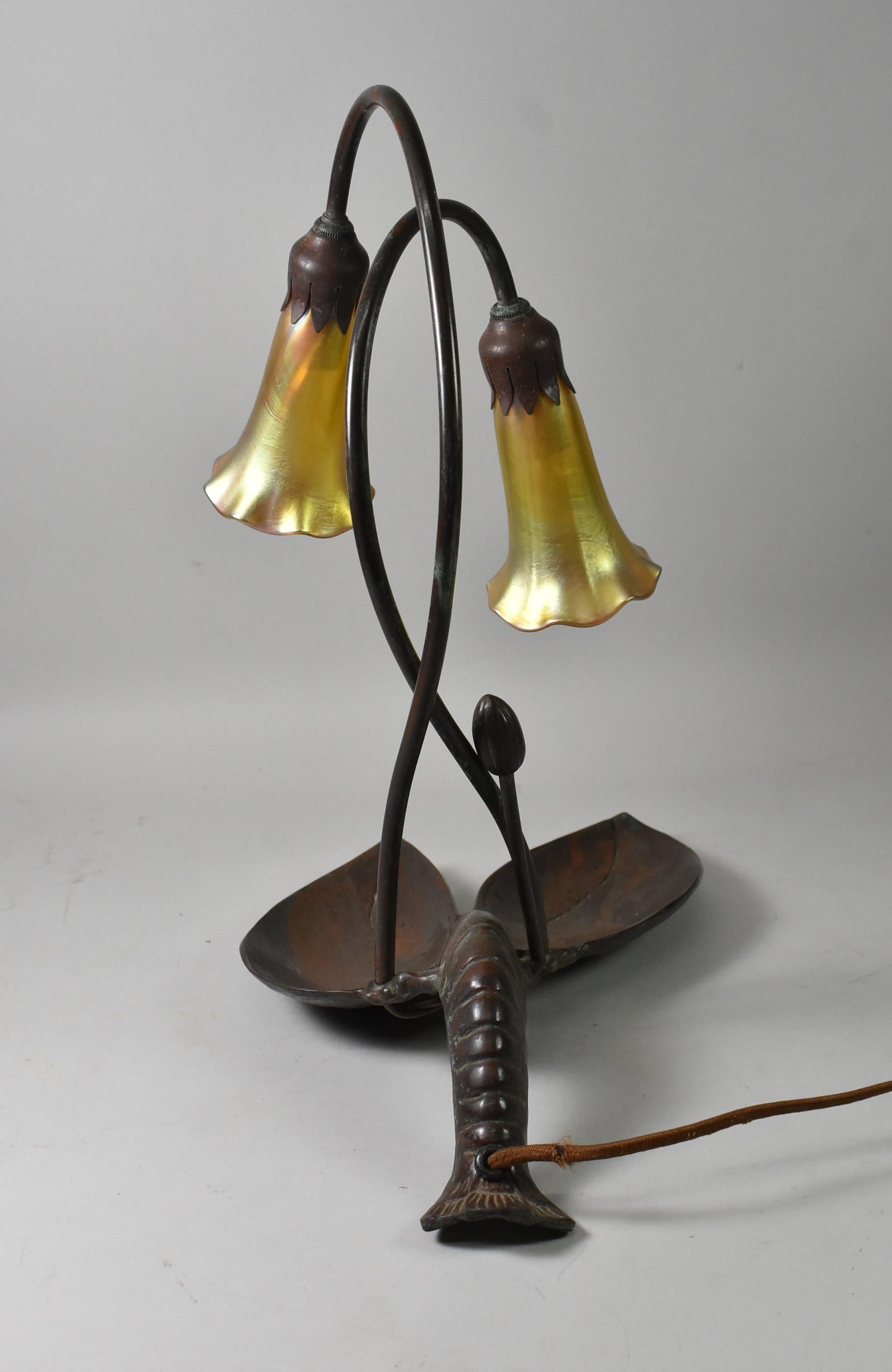 Bronze Lobster Lamp with Art Glass Shades In Good Condition In Toledo, OH