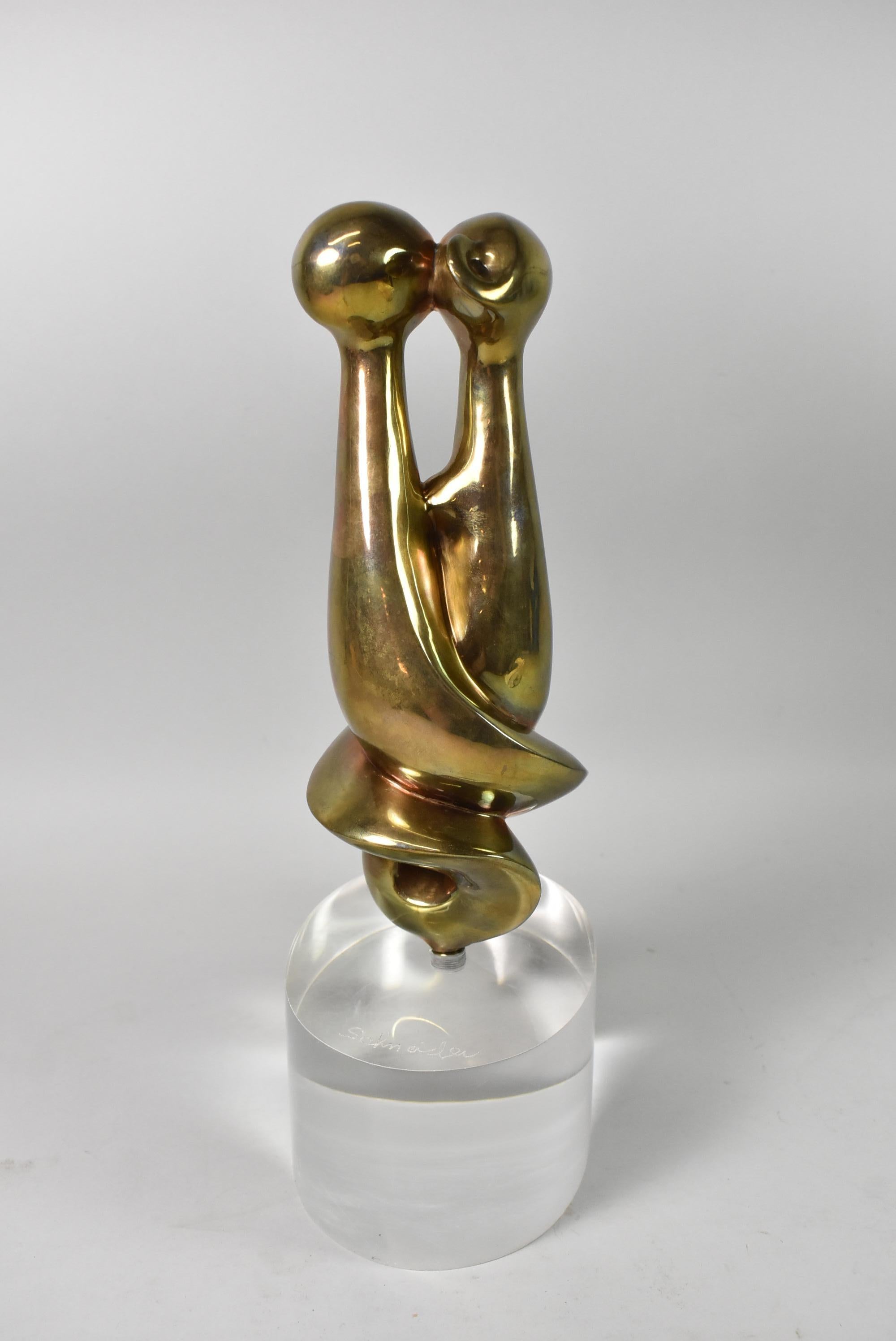 Nordamericano Scultura astratta in bronzo e lucite Uomo e donna di Arthur Schneider in vendita