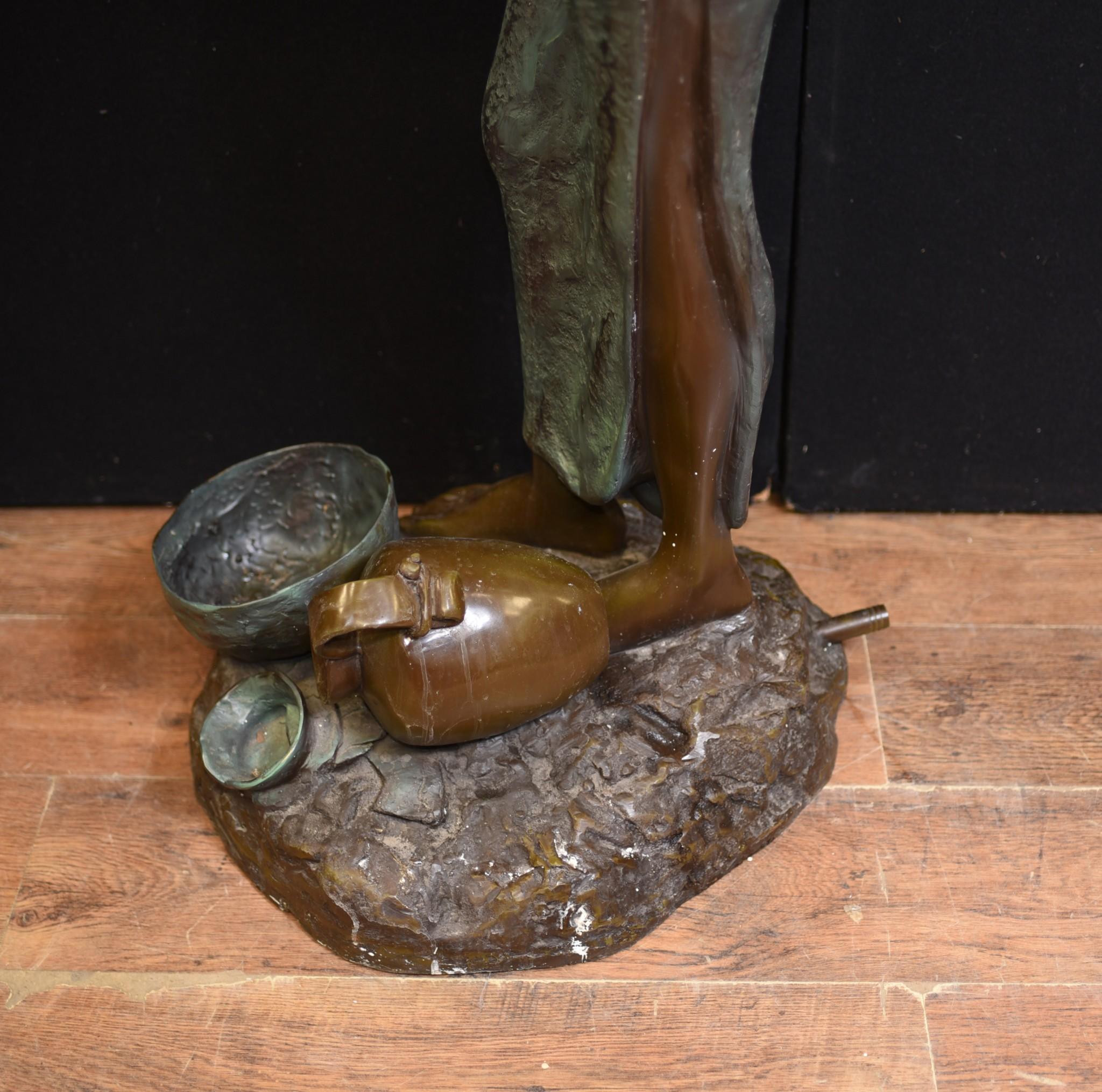 Jungfrauenbrunnenstatue aus Bronze – Halbakt, weibliches Wasserzeichen im Angebot 7