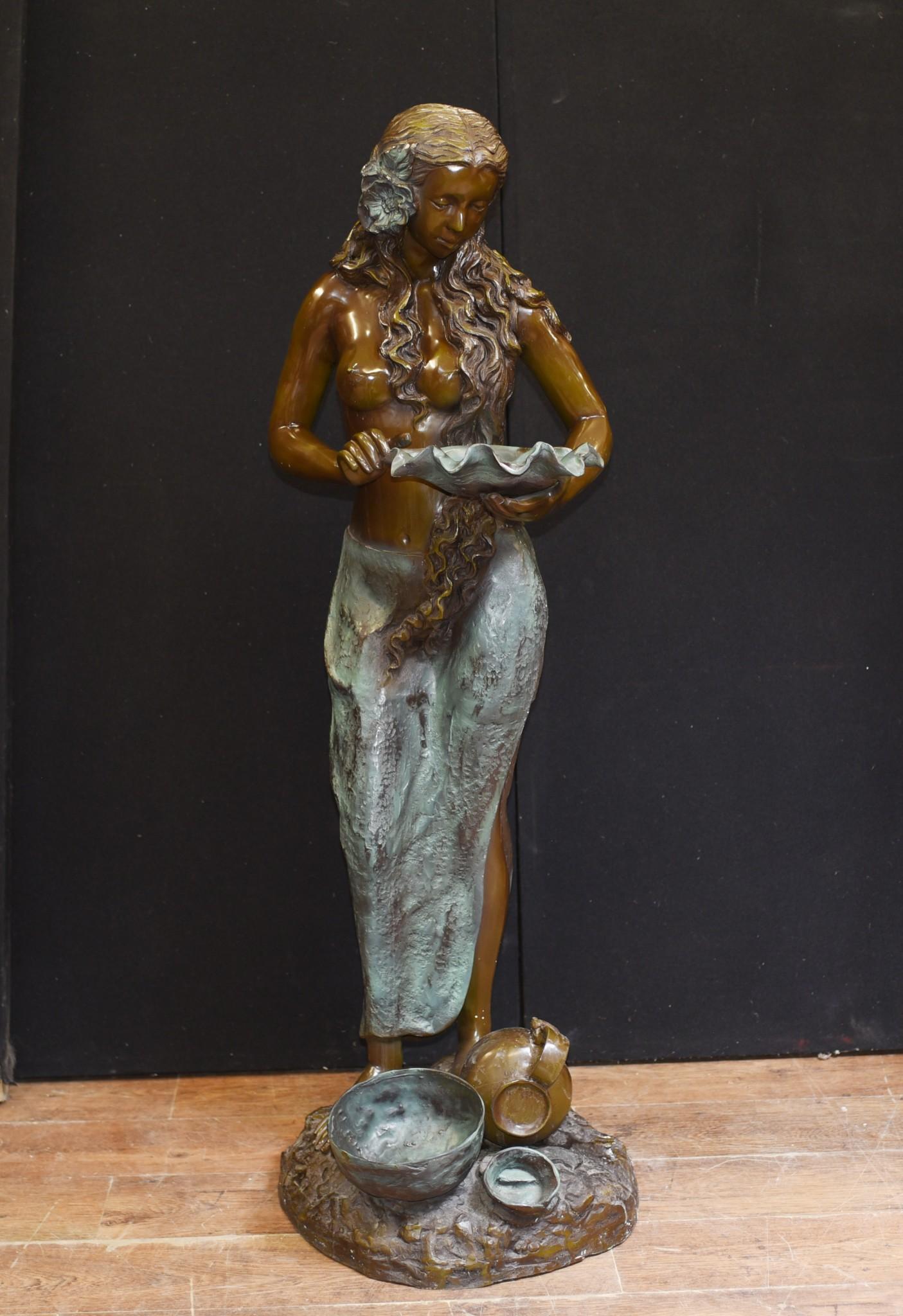 Jungfrauenbrunnenstatue aus Bronze – Halbakt, weibliches Wasserzeichen im Zustand „Gut“ im Angebot in Potters Bar, GB