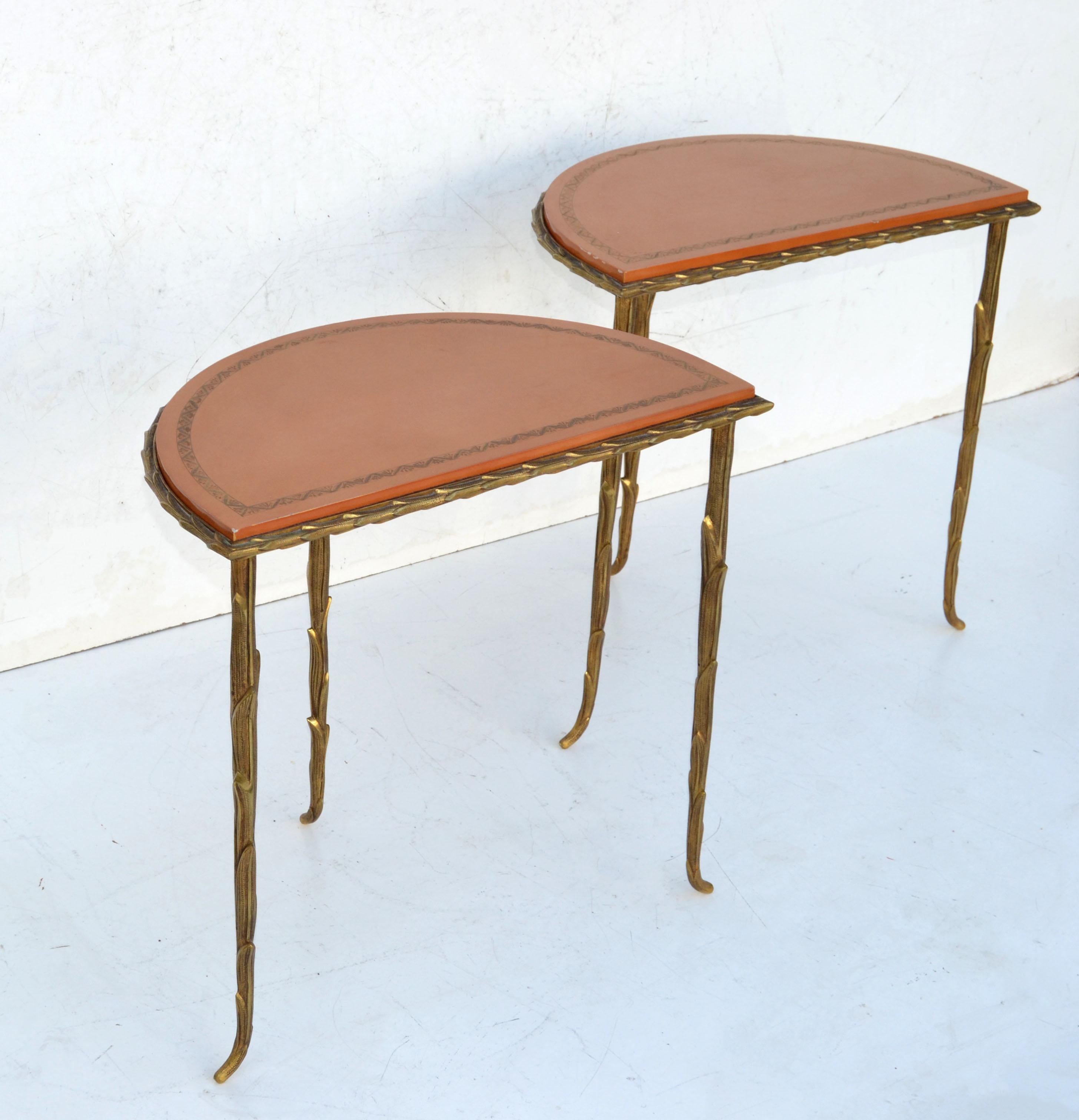 Neoclassical Maison Baguès bronze side, end, drink tables with light Brown & Gold Border Wood Tops.
Made in France in the 1950.
 