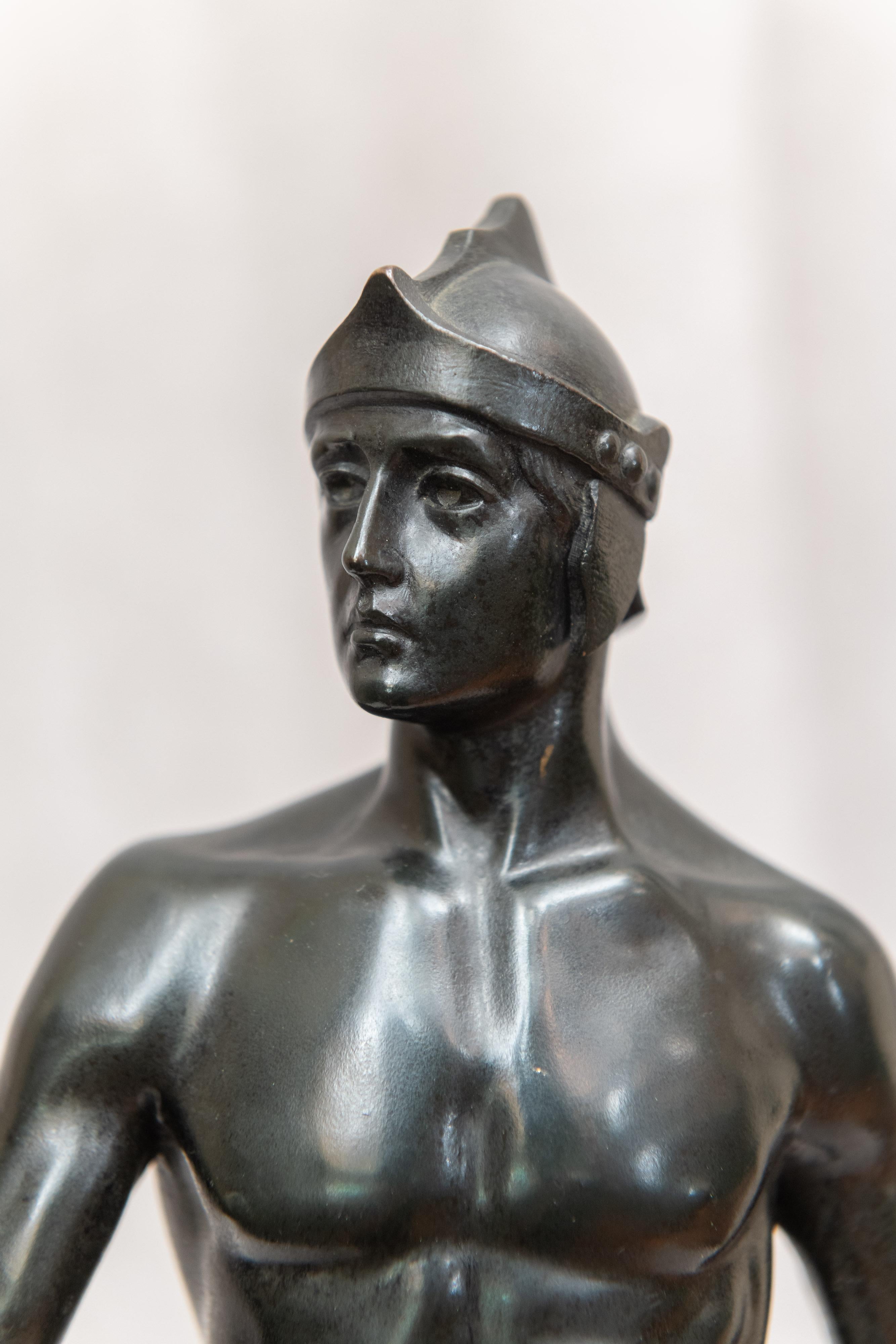 Figura masculina de bronce de apuesto joven guerrero, firmada por artista, alemán, hacia 1890 1