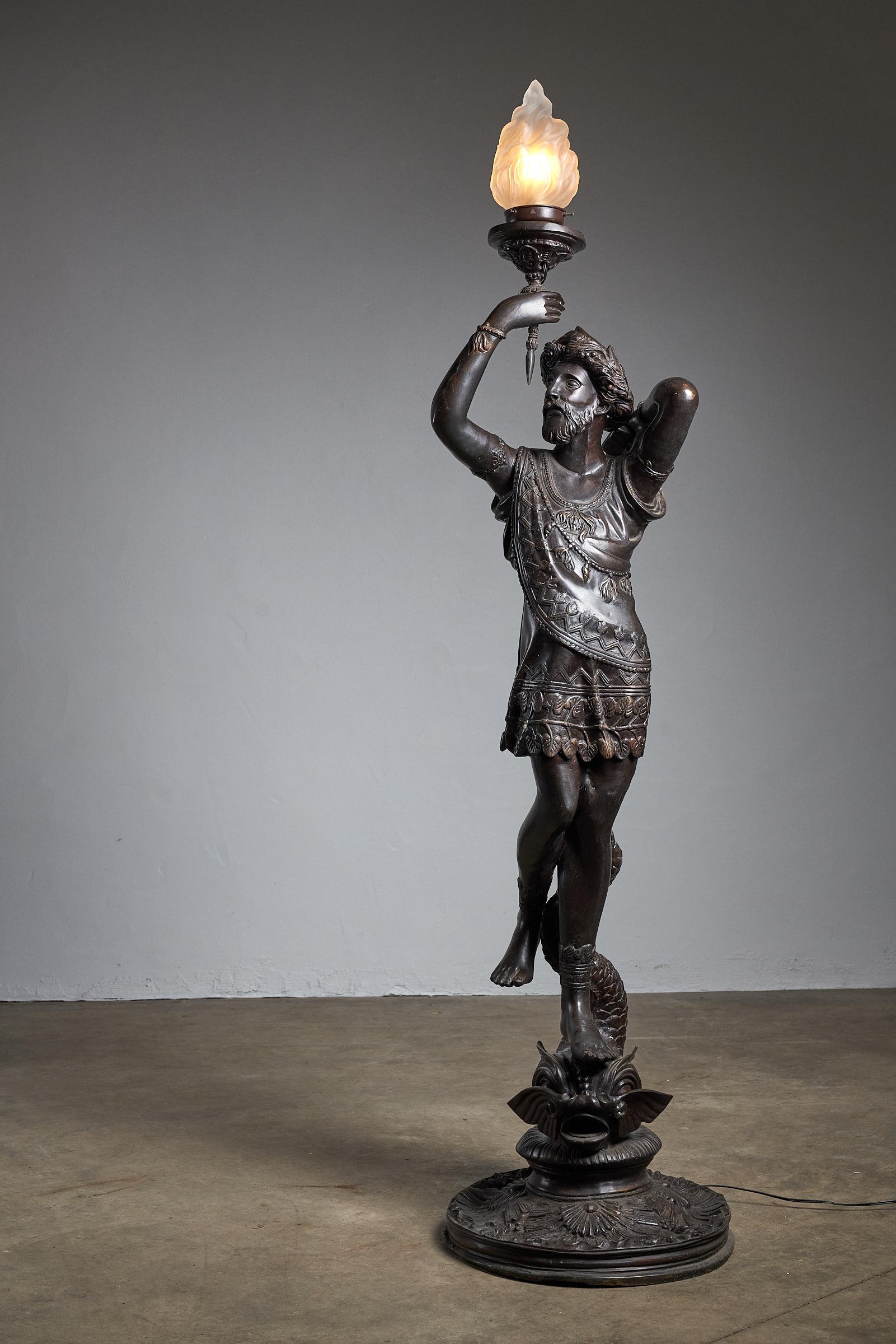 Bronze-Kerzenhalter für Mann und Frauen, große Statuen mit Flamme im Zustand „Gut“ im Angebot in Mortsel, BE