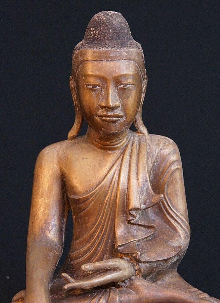 Bouddha Mandalay en bronze de Birmanie en vente 3