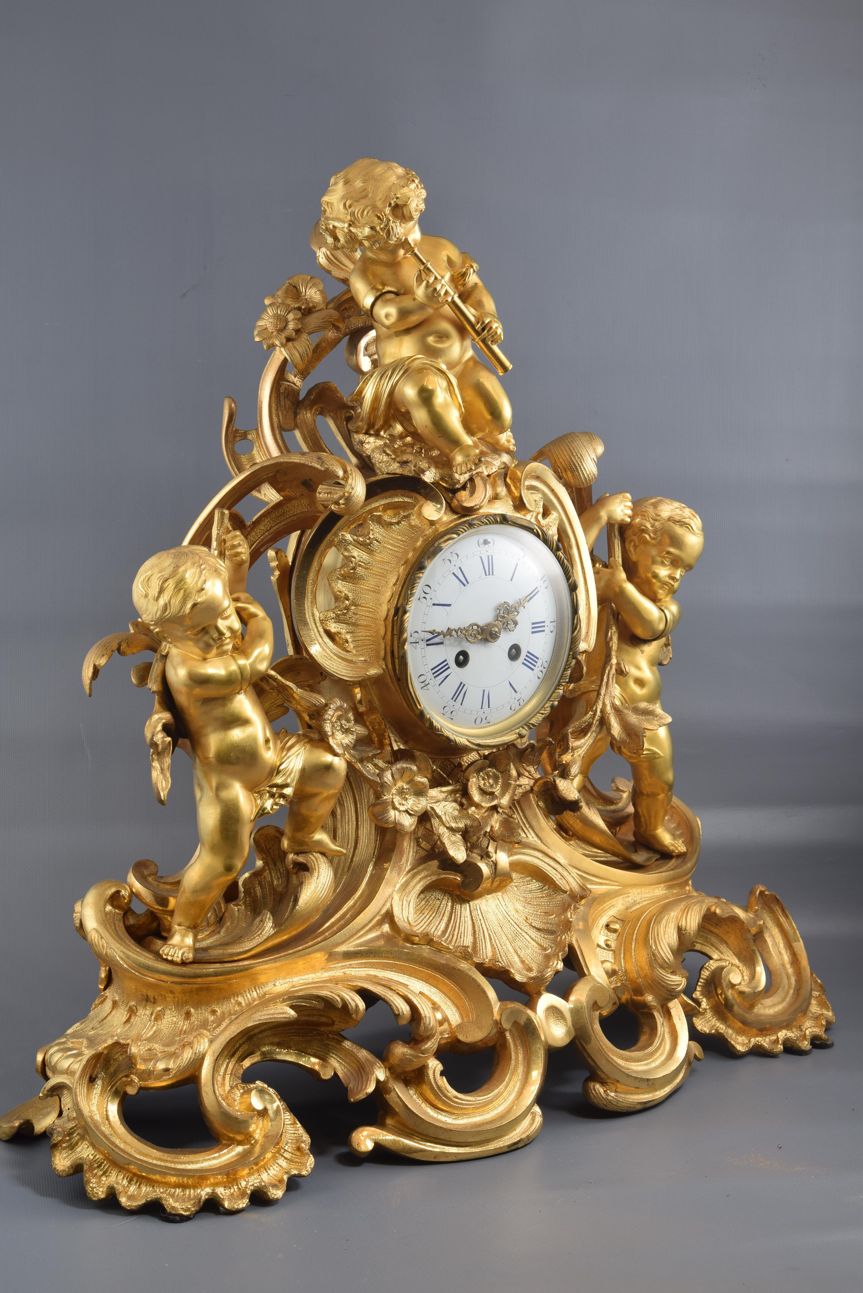 Bronze Mantel Clock, 19th Century In Good Condition In Madrid, ES