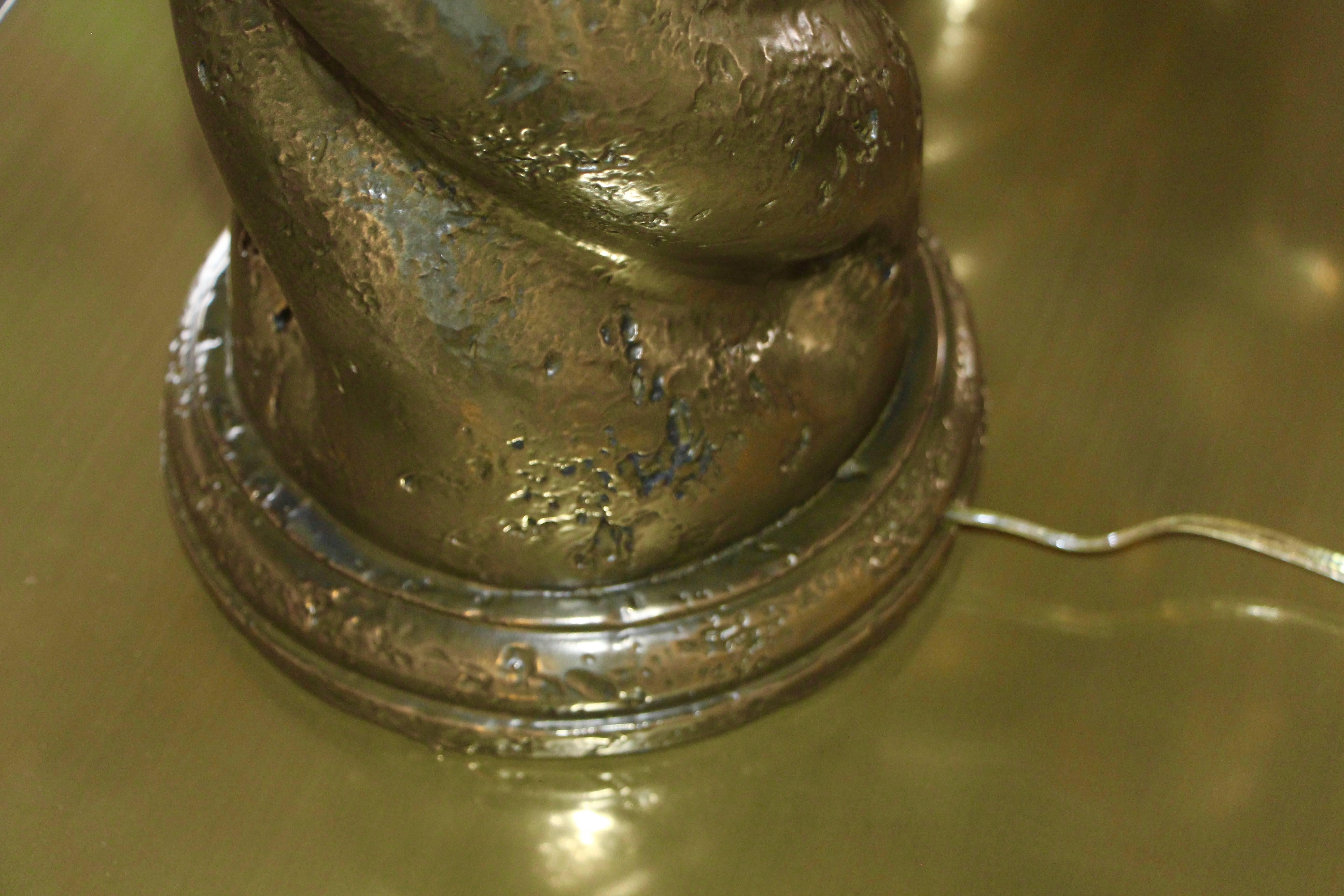 Lampen aus bronzefarbenem, beschichtetem Gips mit Seil aus Metall im Stil von Michael Taylor im Angebot 6