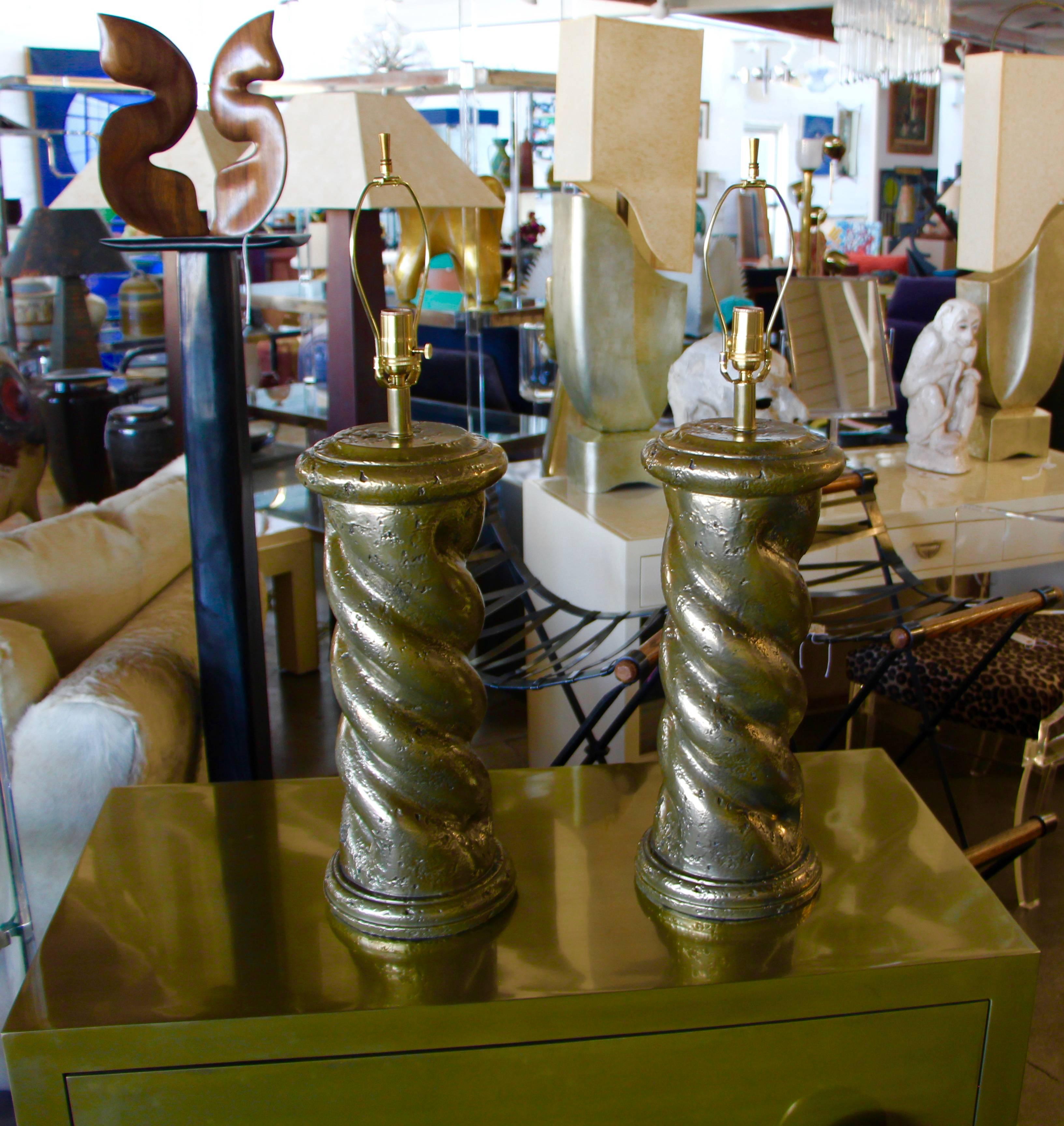 Lampen aus bronzefarbenem, beschichtetem Gips mit Seil aus Metall im Stil von Michael Taylor im Angebot 2