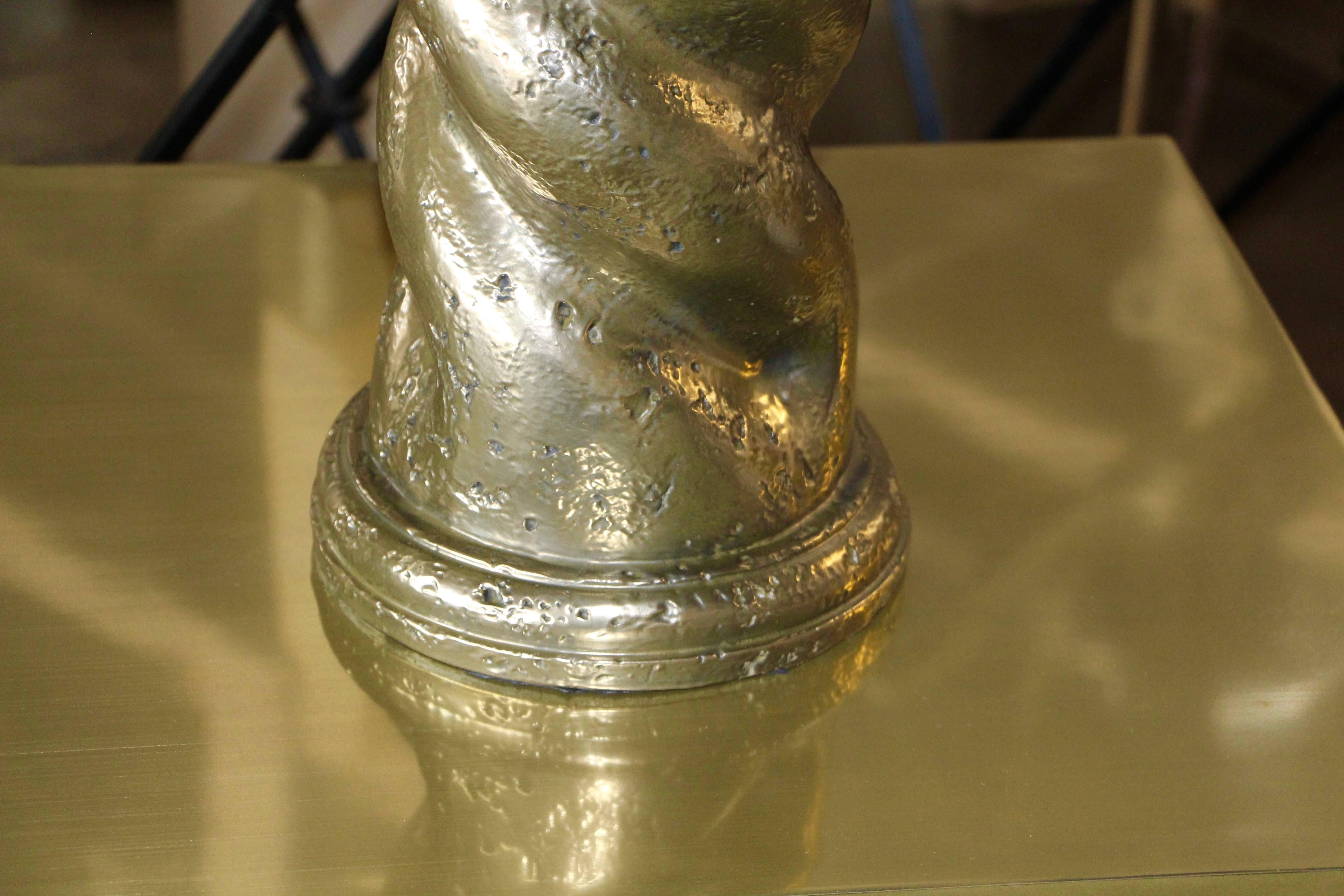 Lampen aus bronzefarbenem, beschichtetem Gips mit Seil aus Metall im Stil von Michael Taylor im Angebot 4