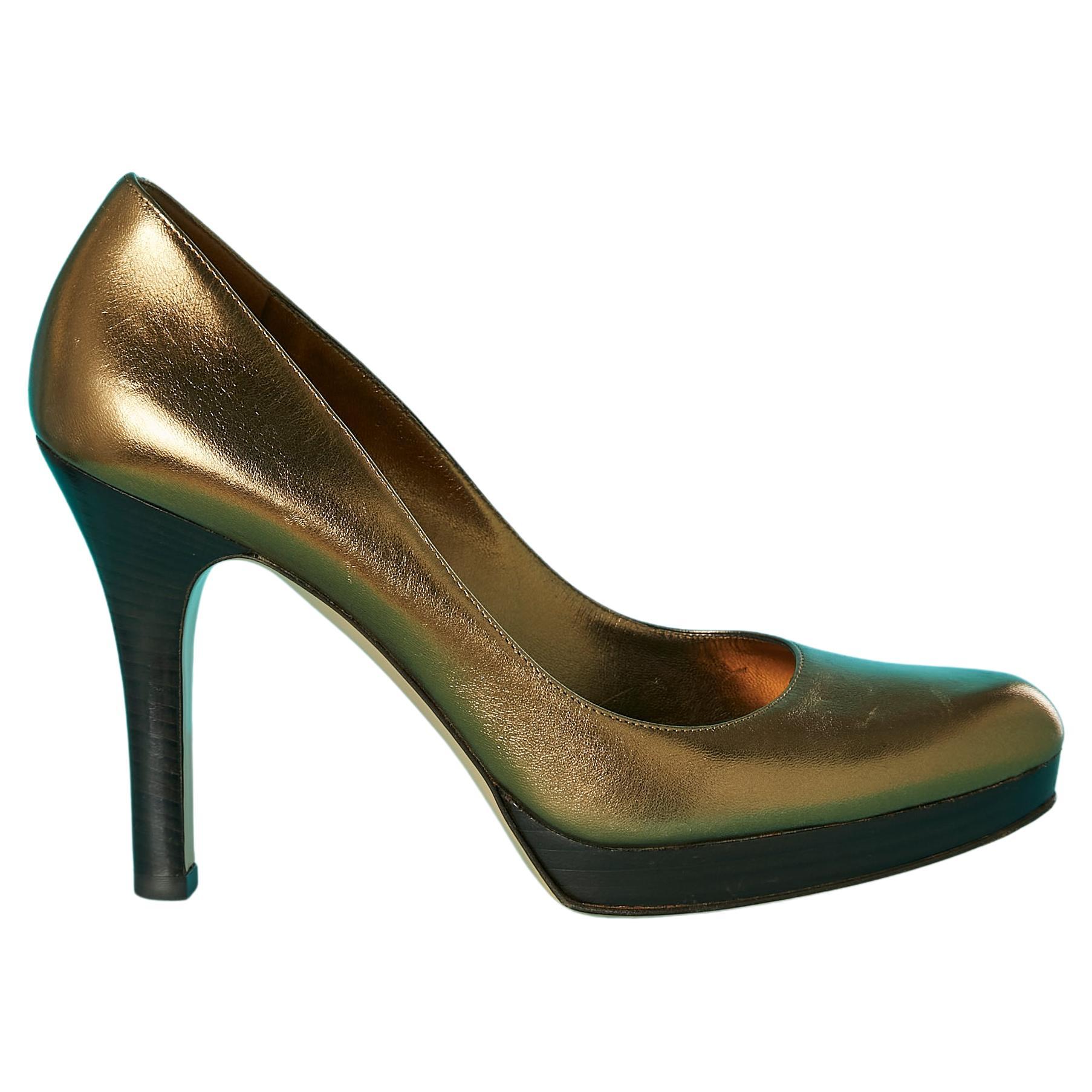 Bronze metalized leather pump Gucci  For Sale