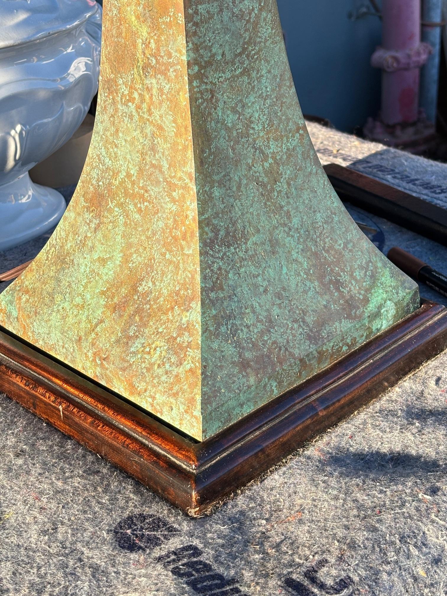 Lampada da terra in bronzo del Medioevo in vendita 1