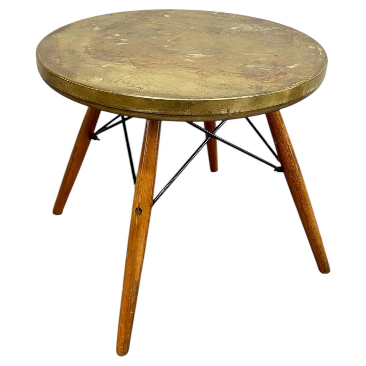 Table d'appoint de style lounge du milieu du siècle en bronze en vente