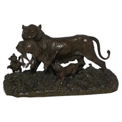 Modelo en bronce de "Leona llevando un antílope" de Christophe Fratin