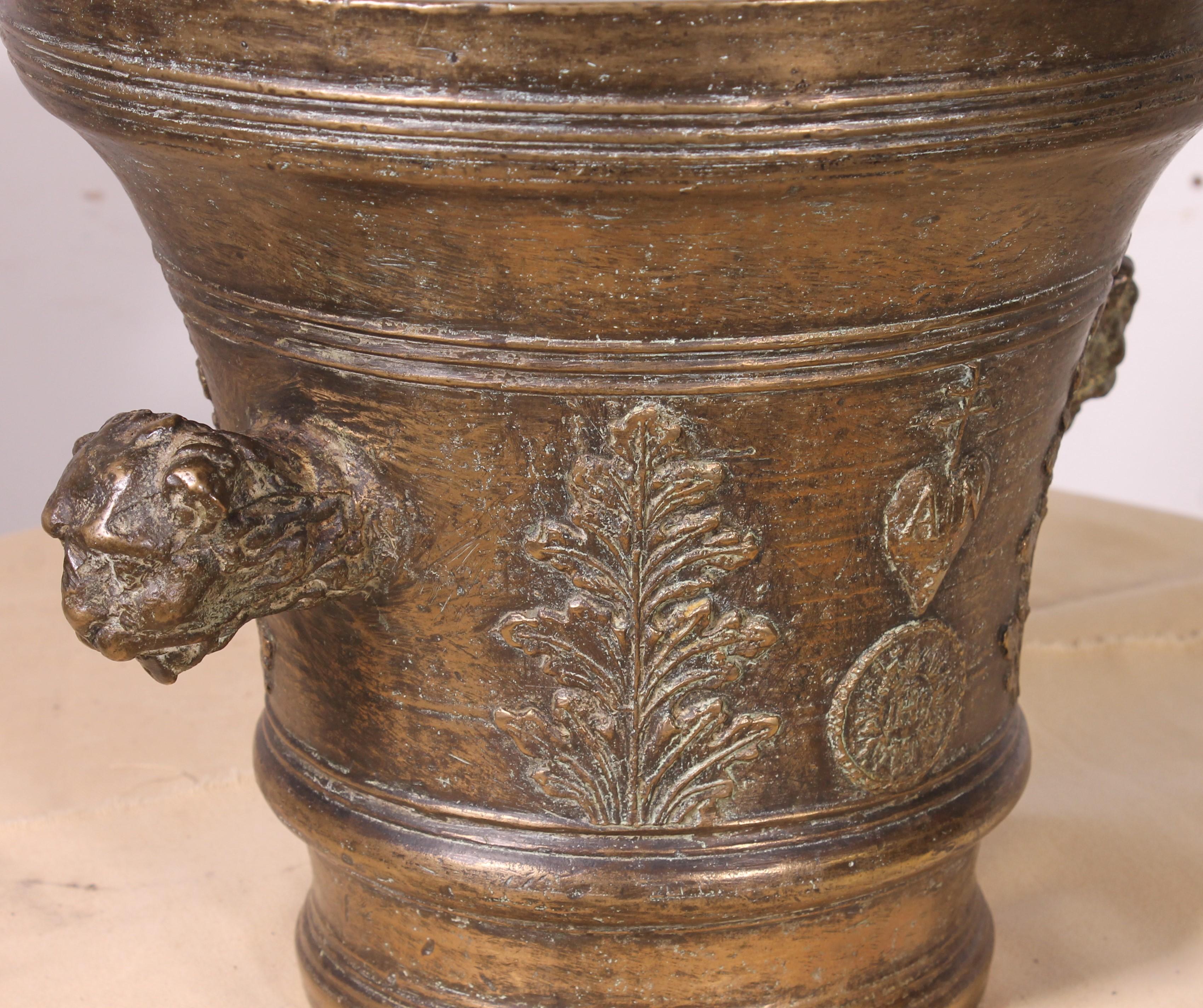 Mortaio di bronzo - Italia - XVI secolo In condizioni buone in vendita a Brussels, Brussels