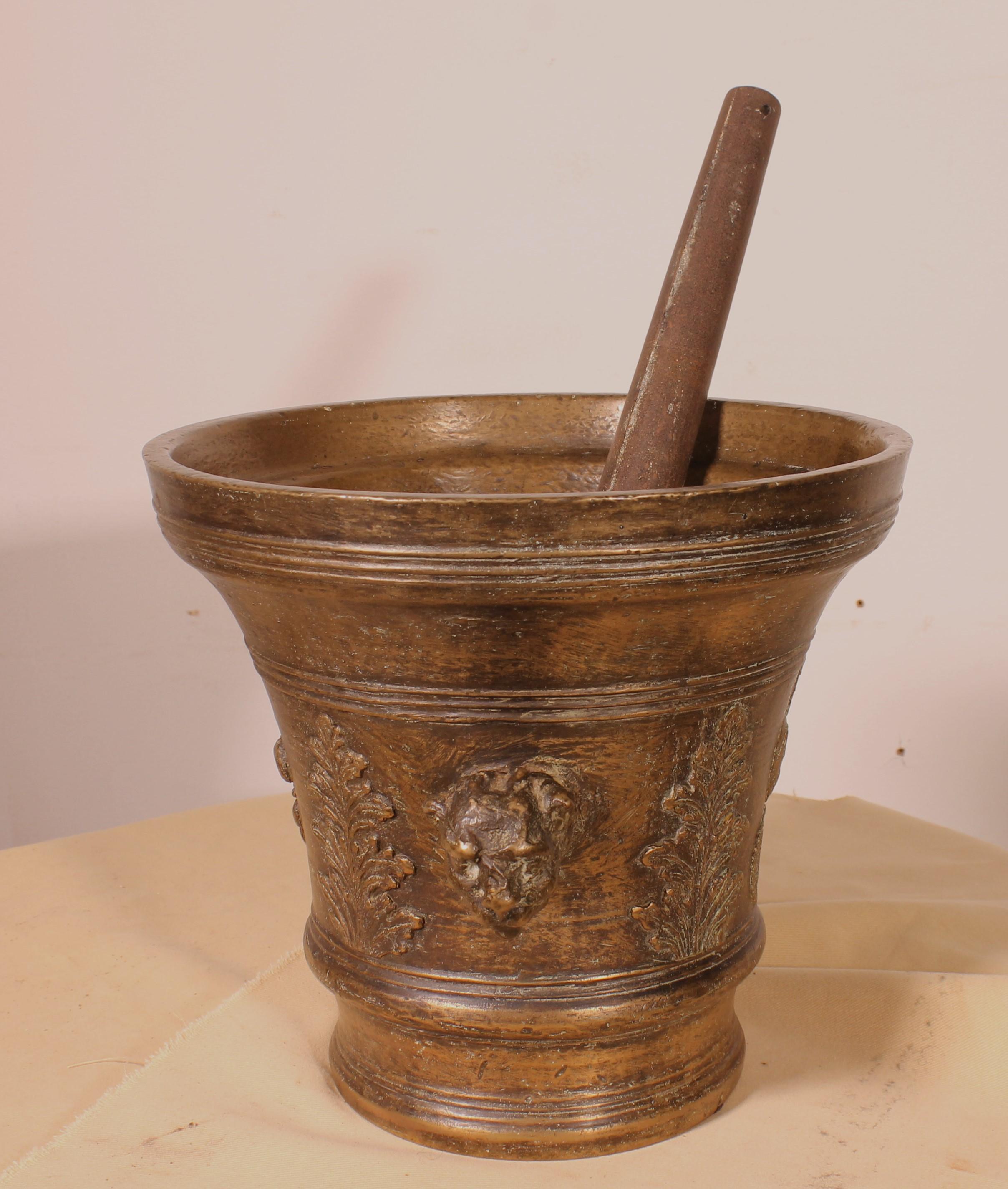 XVIIIe siècle et antérieur Mortier en bronze - Italie - 16ème siècle en vente