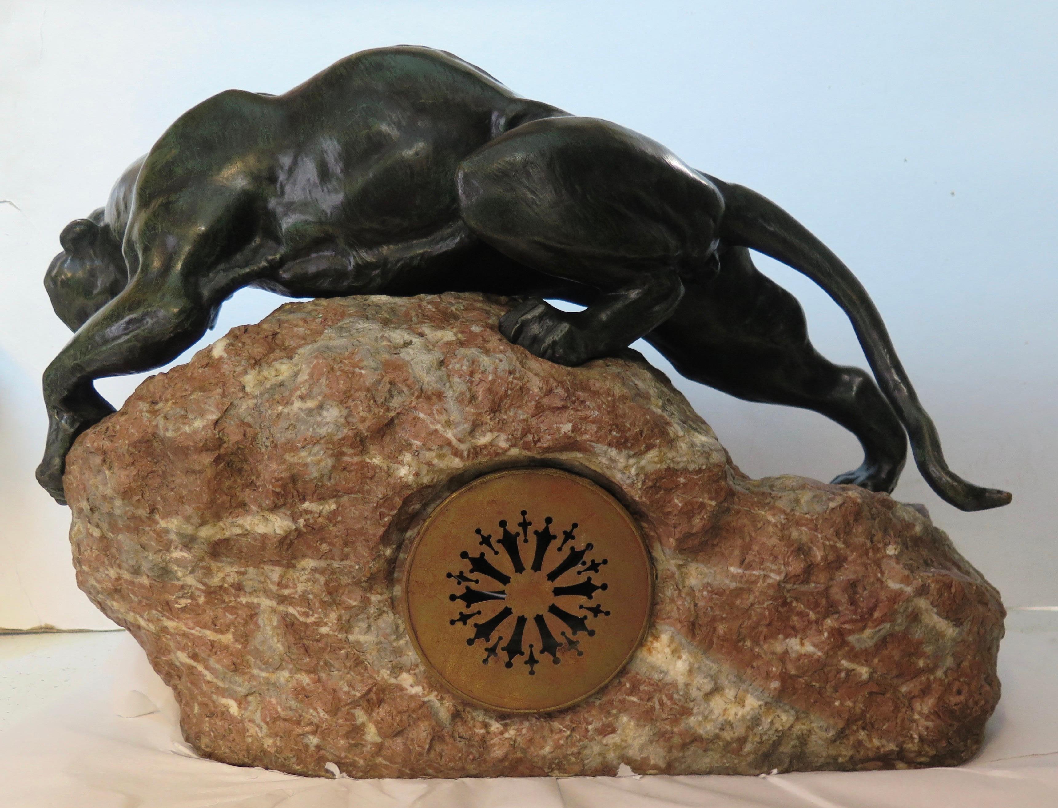 Bronze-Berglöwen aus Bronze mit Tiffany & Co. Uhr im Angebot 4