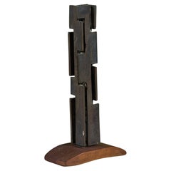 Escultura Brutalista Montada en Bronce