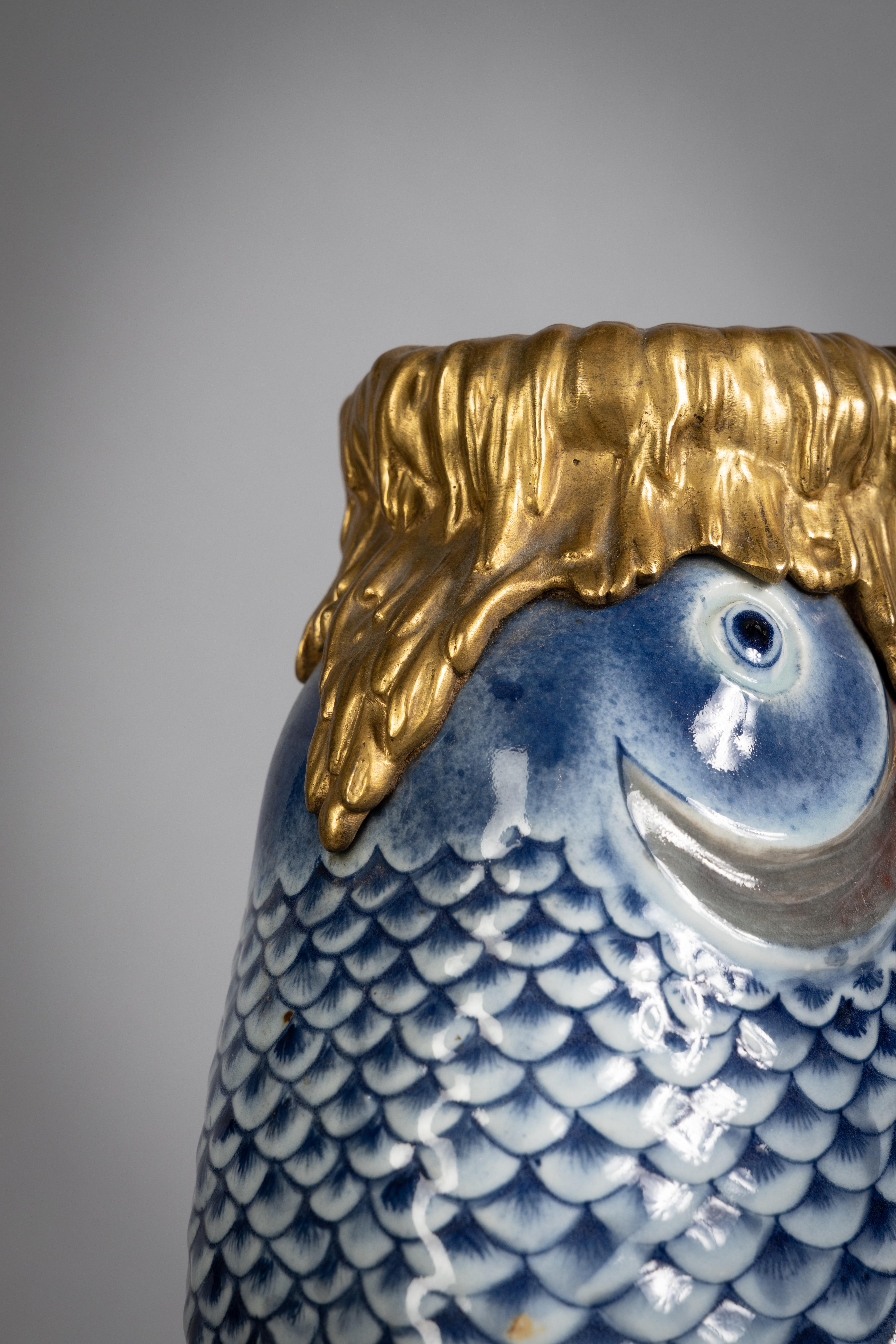 Milieu du XIXe siècle Vase « Double-Fish » en porcelaine de Chine monté sur bronze, vers 1840 en vente