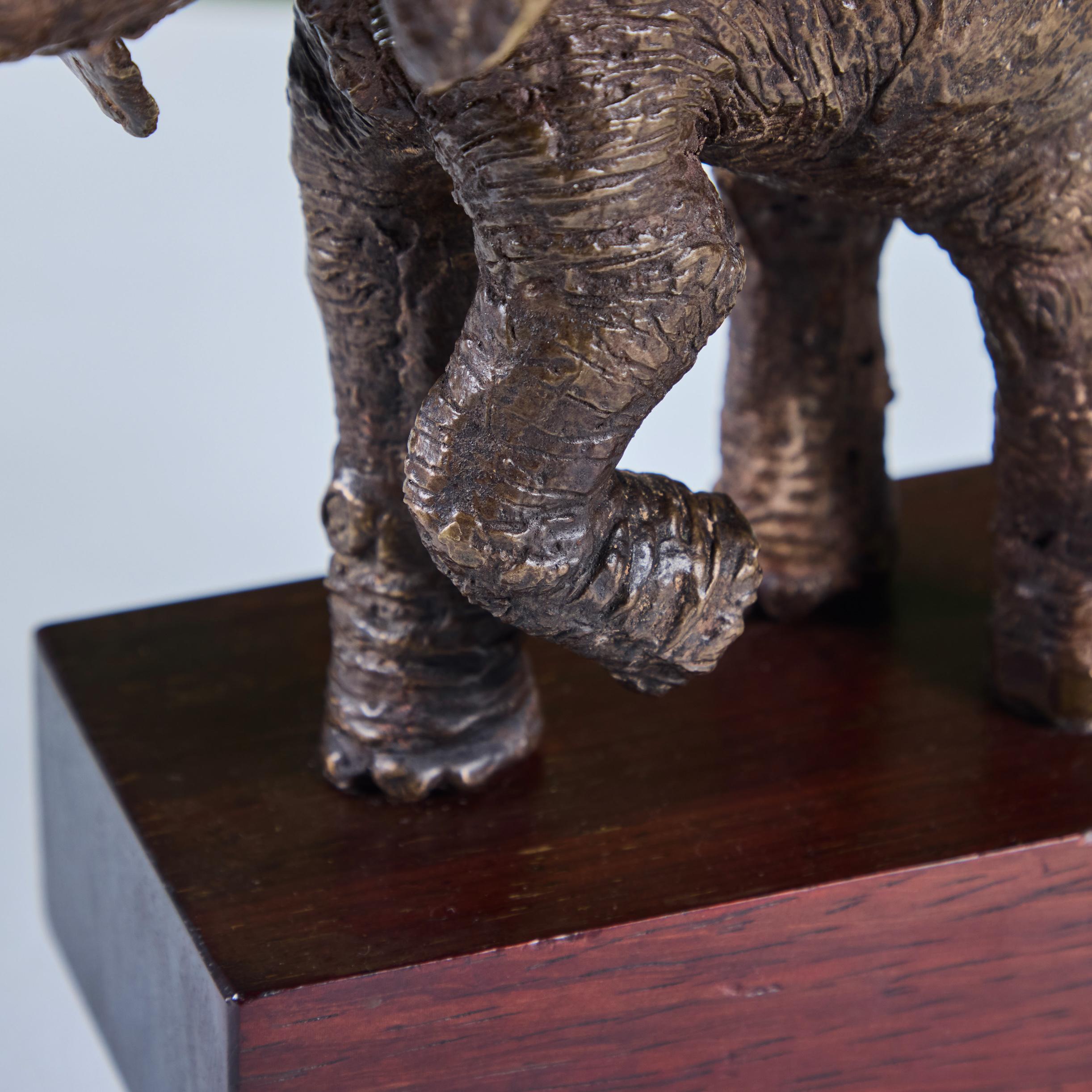 Scultura di elefante montata in bronzo in vendita 6