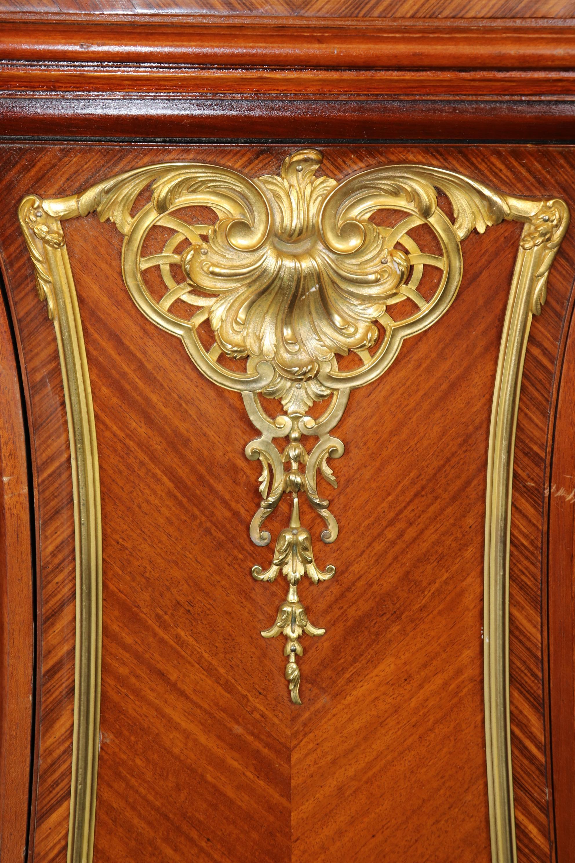 Horloge de grand-père Louis XV de la Maison Forest en bois de rose montée sur bronze 1